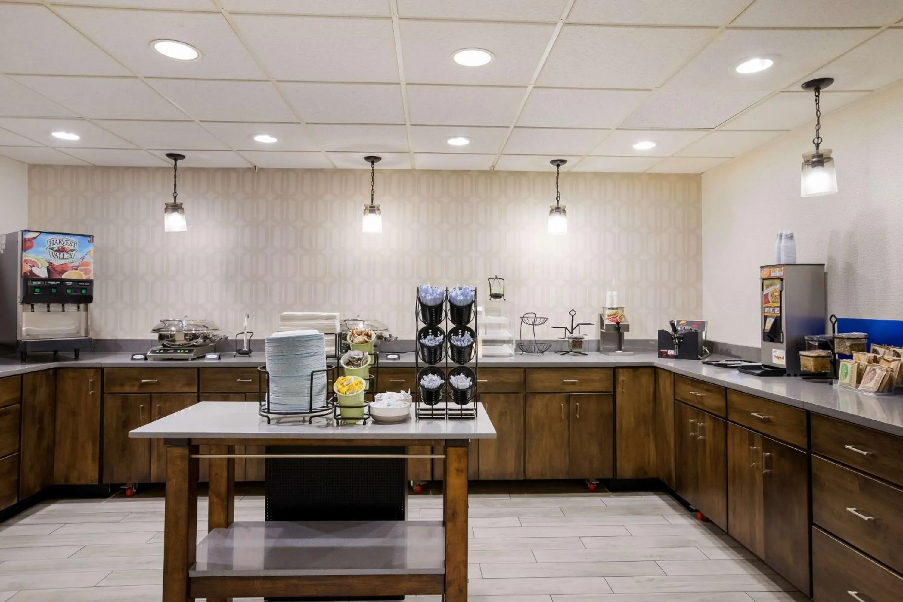 Breakfast in Best Western Kendallville Inn