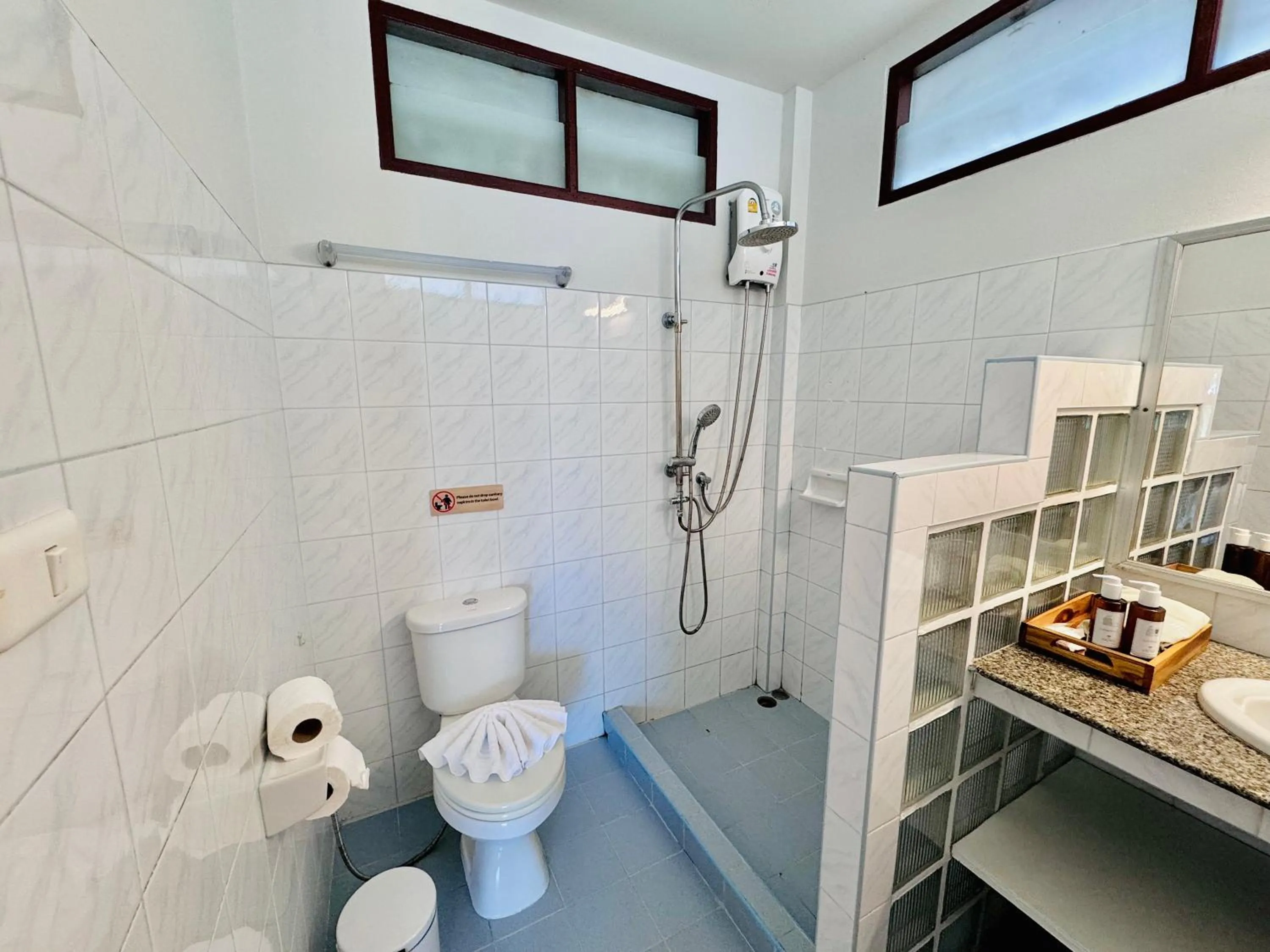 Bathroom in Lamai Bayview Boutique Resort