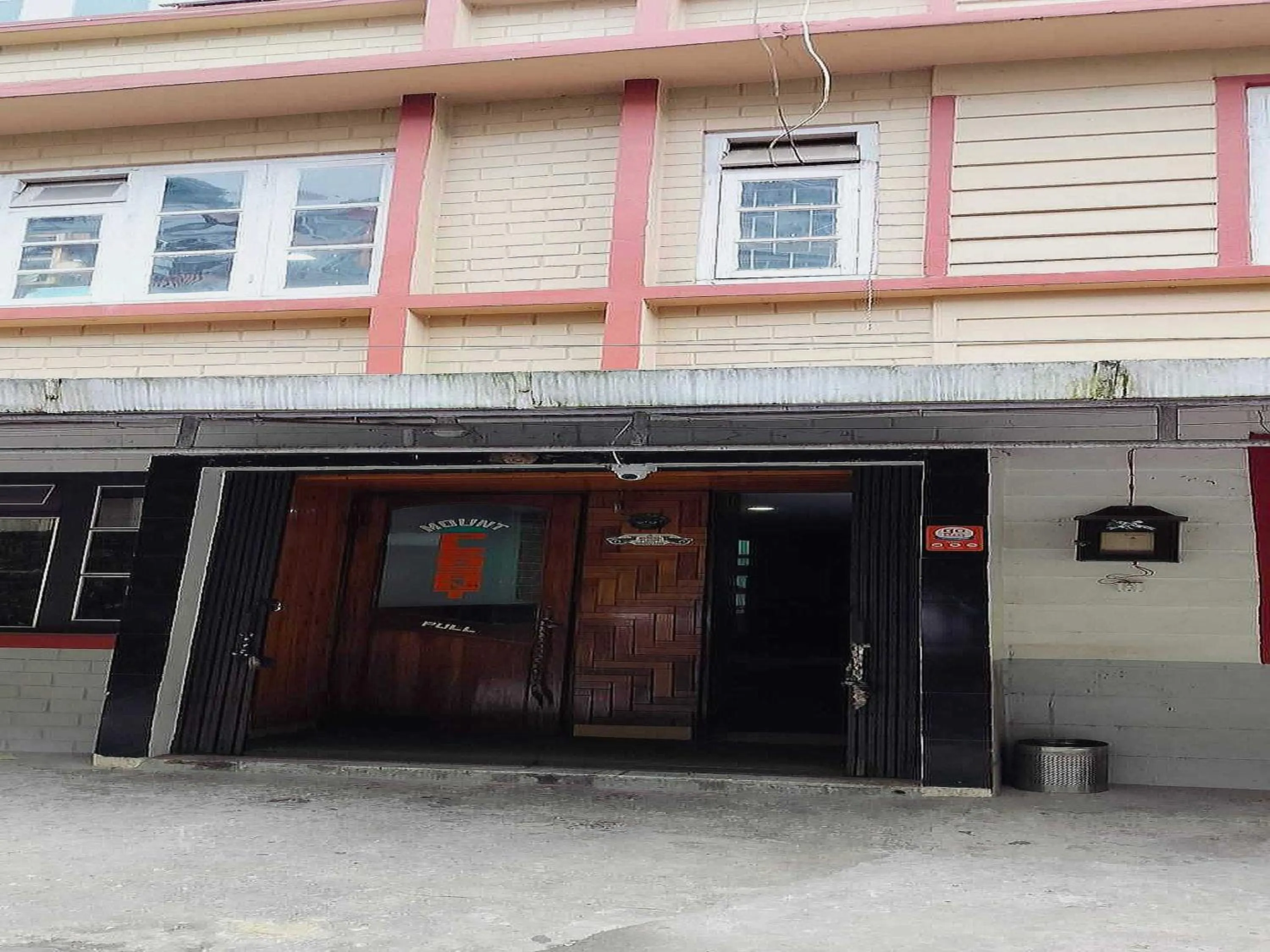 Facade/entrance in Collection O Mount Pleasant