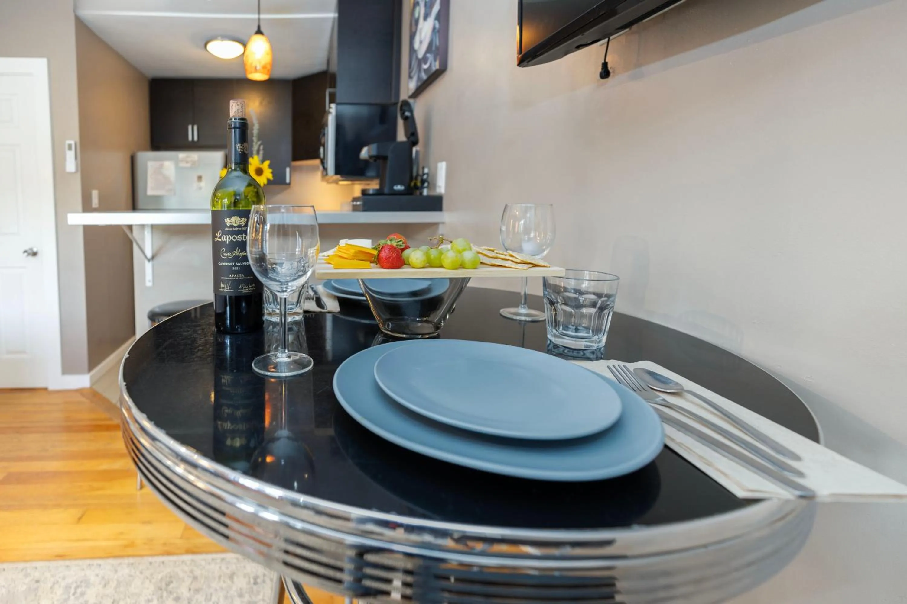 kitchen in The Flagstone Boutique Inn & Suites