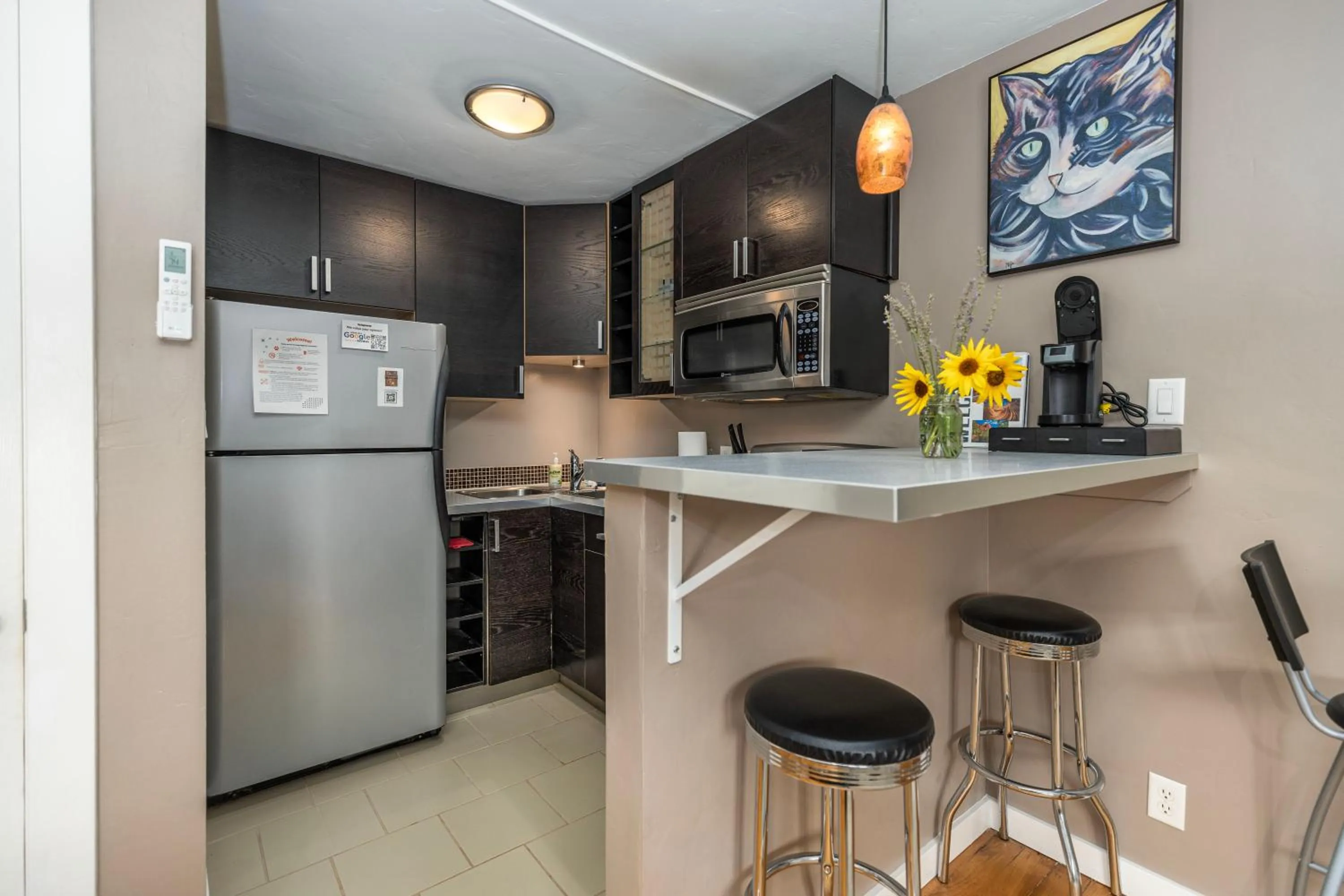 kitchen in The Flagstone Boutique Inn & Suites