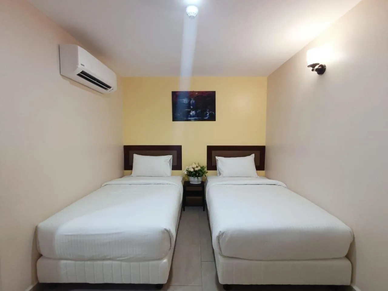 Bedroom, Bed in Capital O 90897 Island City Hotel