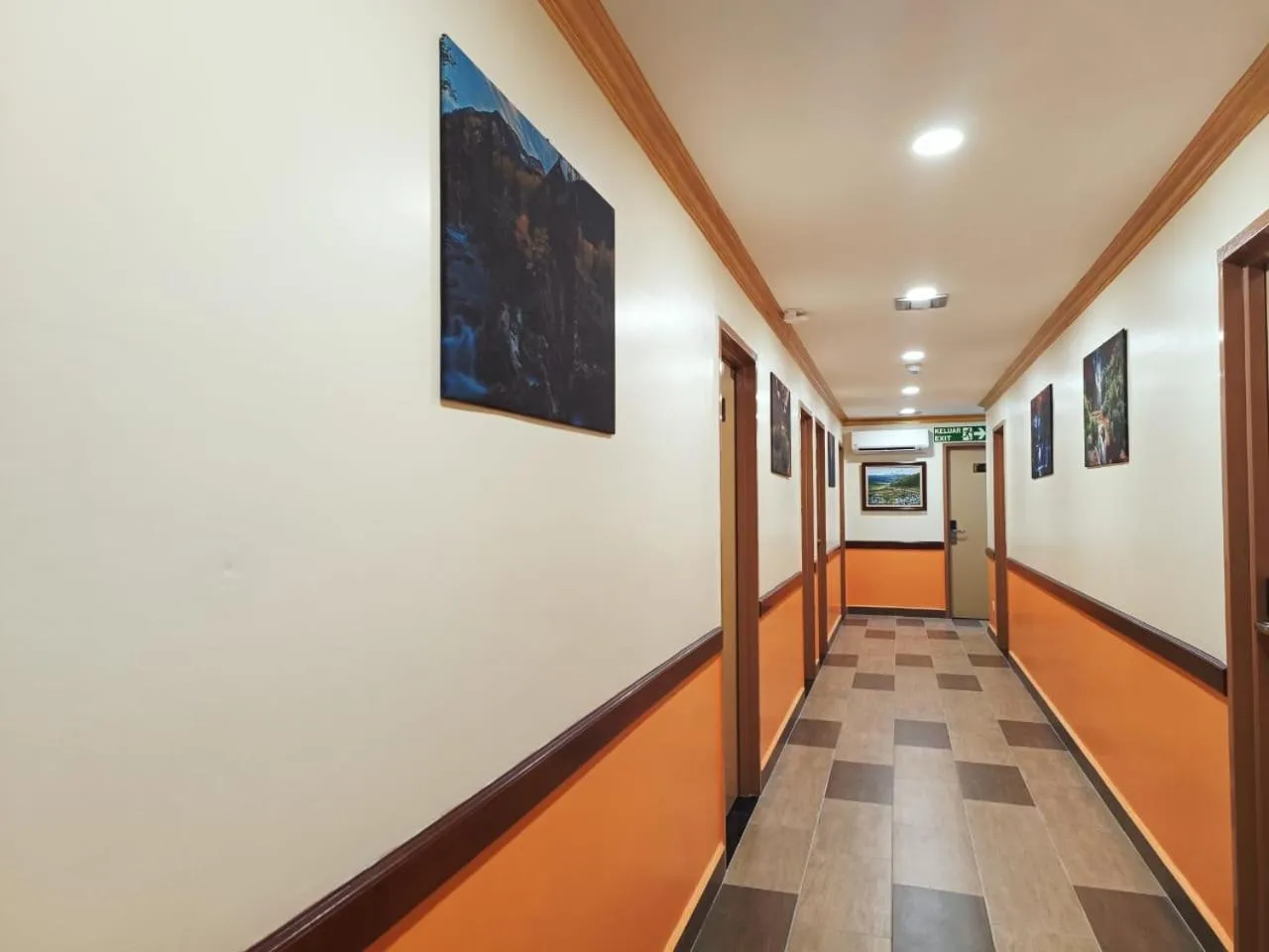 Lobby or reception in Capital O 90897 Island City Hotel