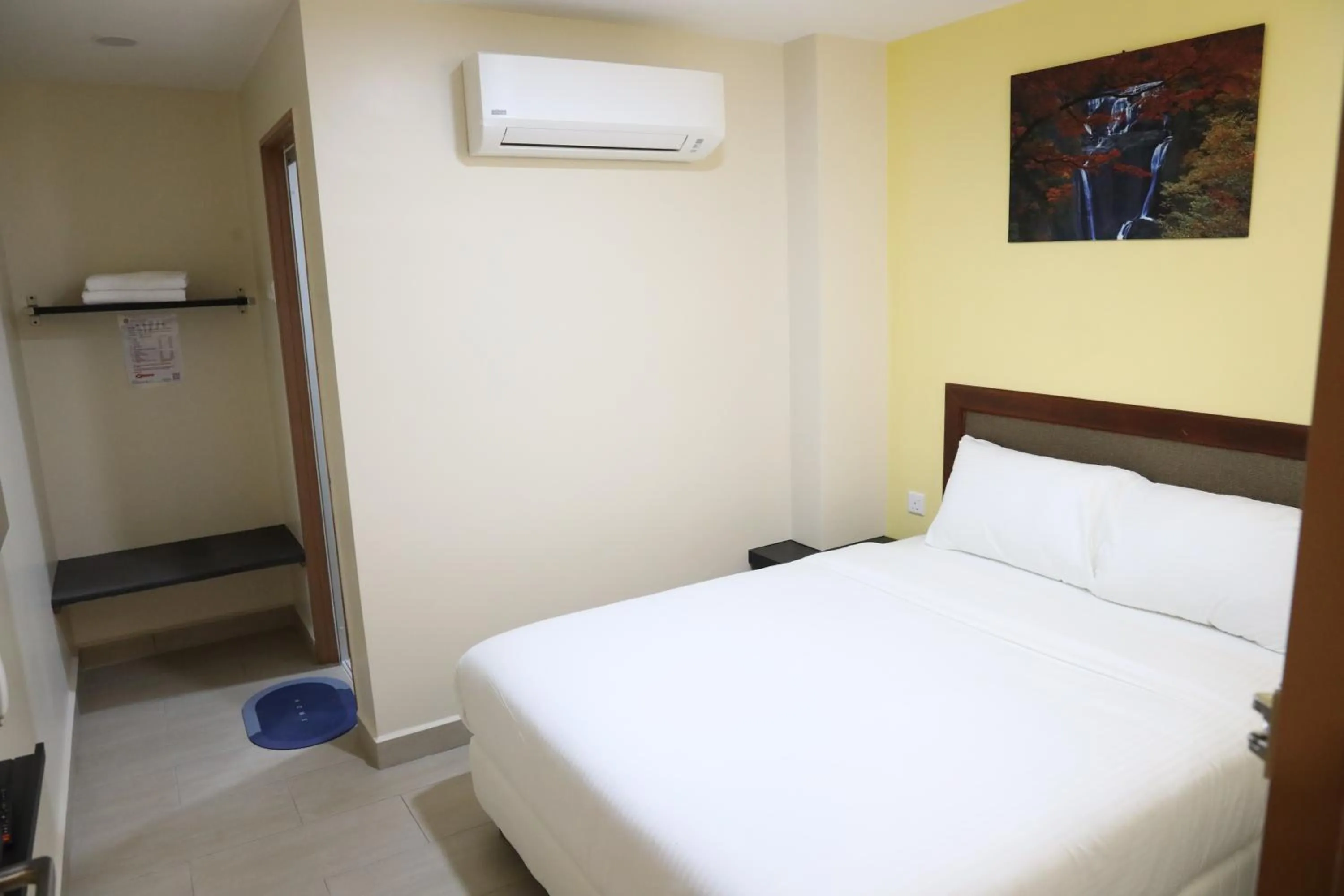 Bedroom, Bed in Capital O 90897 Island City Hotel