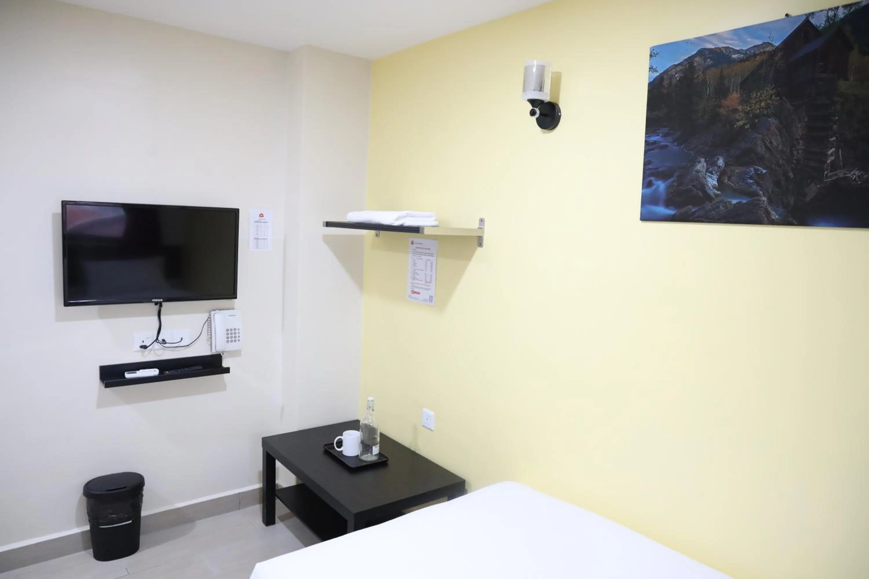 Bedroom, Bed in Capital O 90897 Island City Hotel