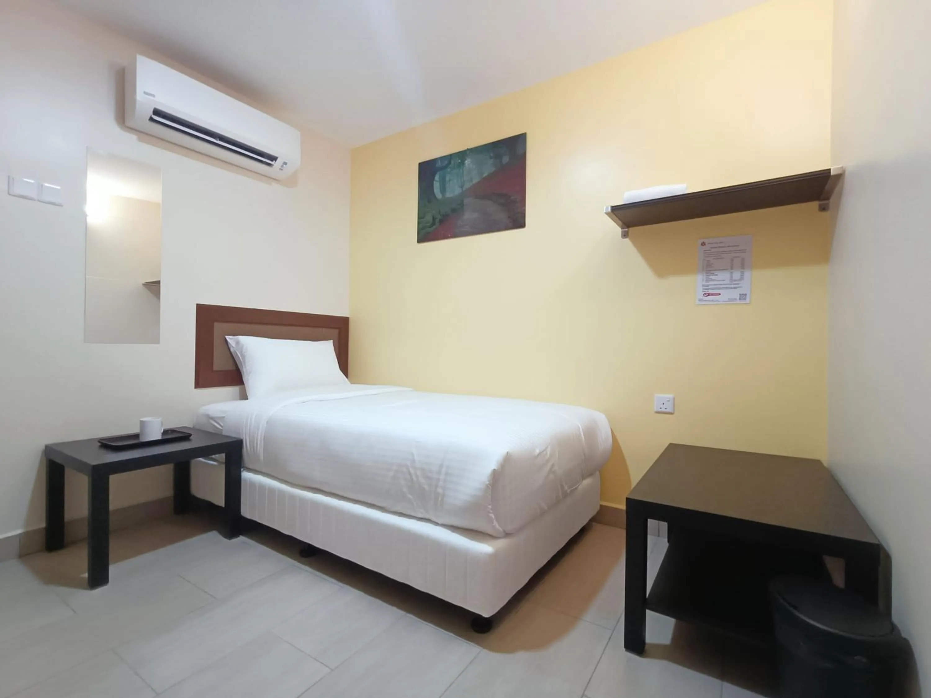 Bedroom, Bed in Capital O 90897 Island City Hotel