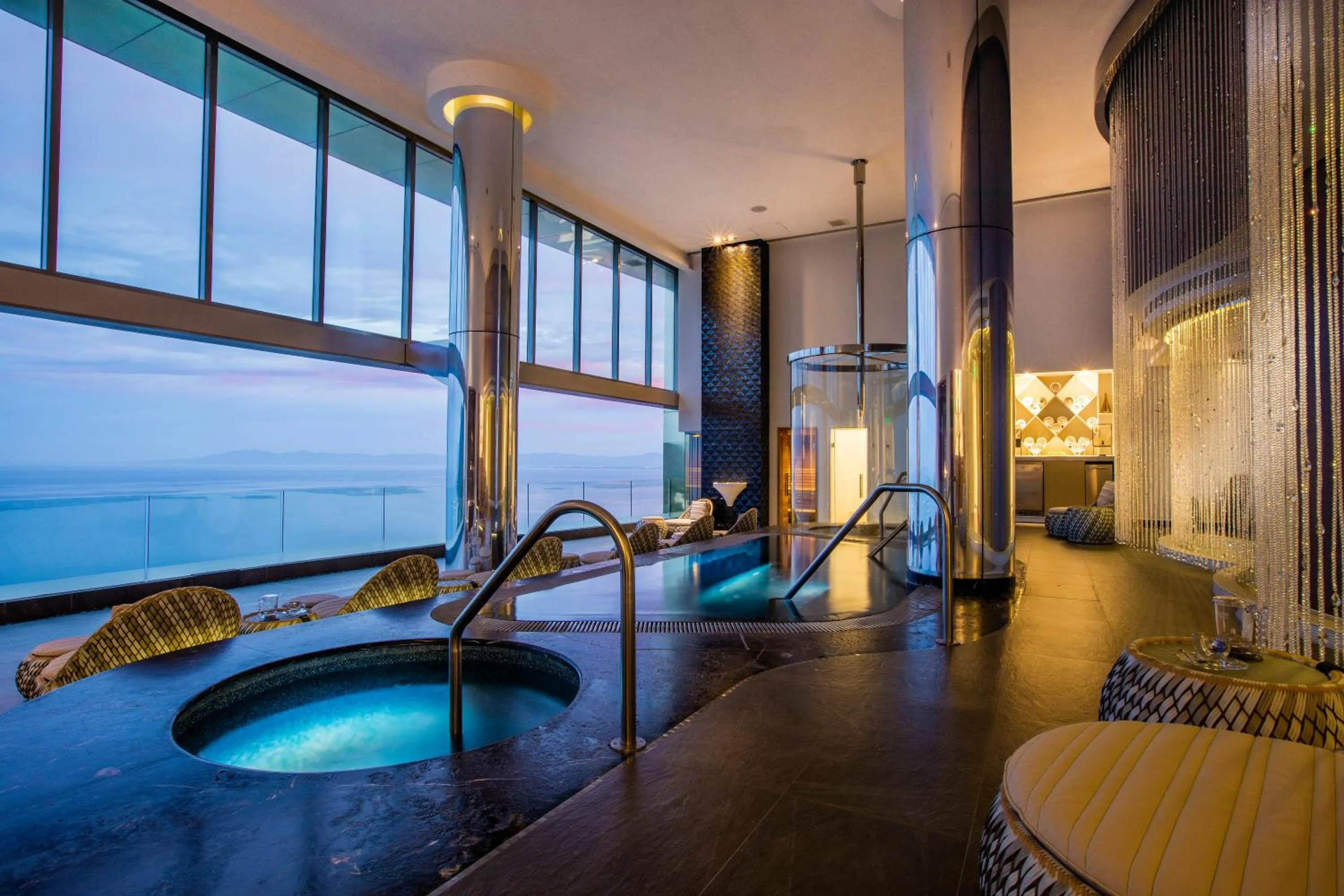 Hot Tub in Hotel Mousai - Adults Only