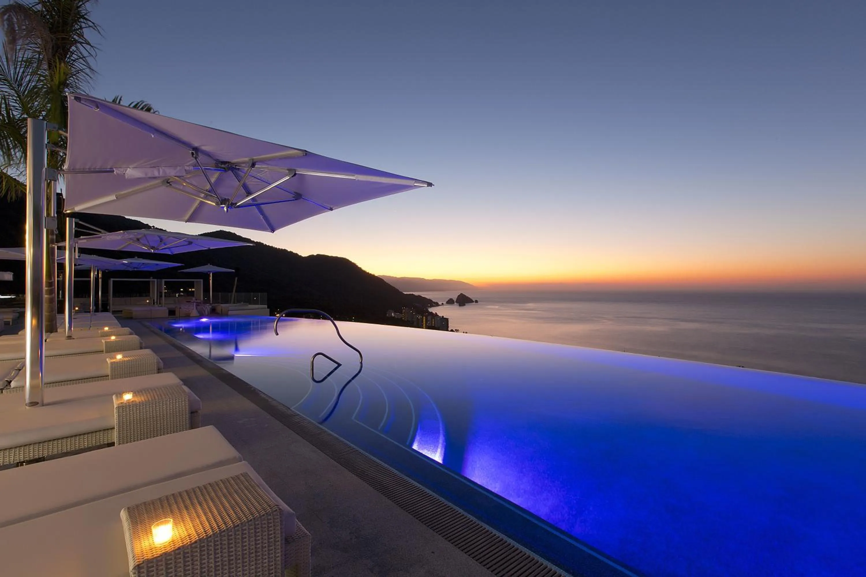 Swimming pool in Hotel Mousai - Adults Only