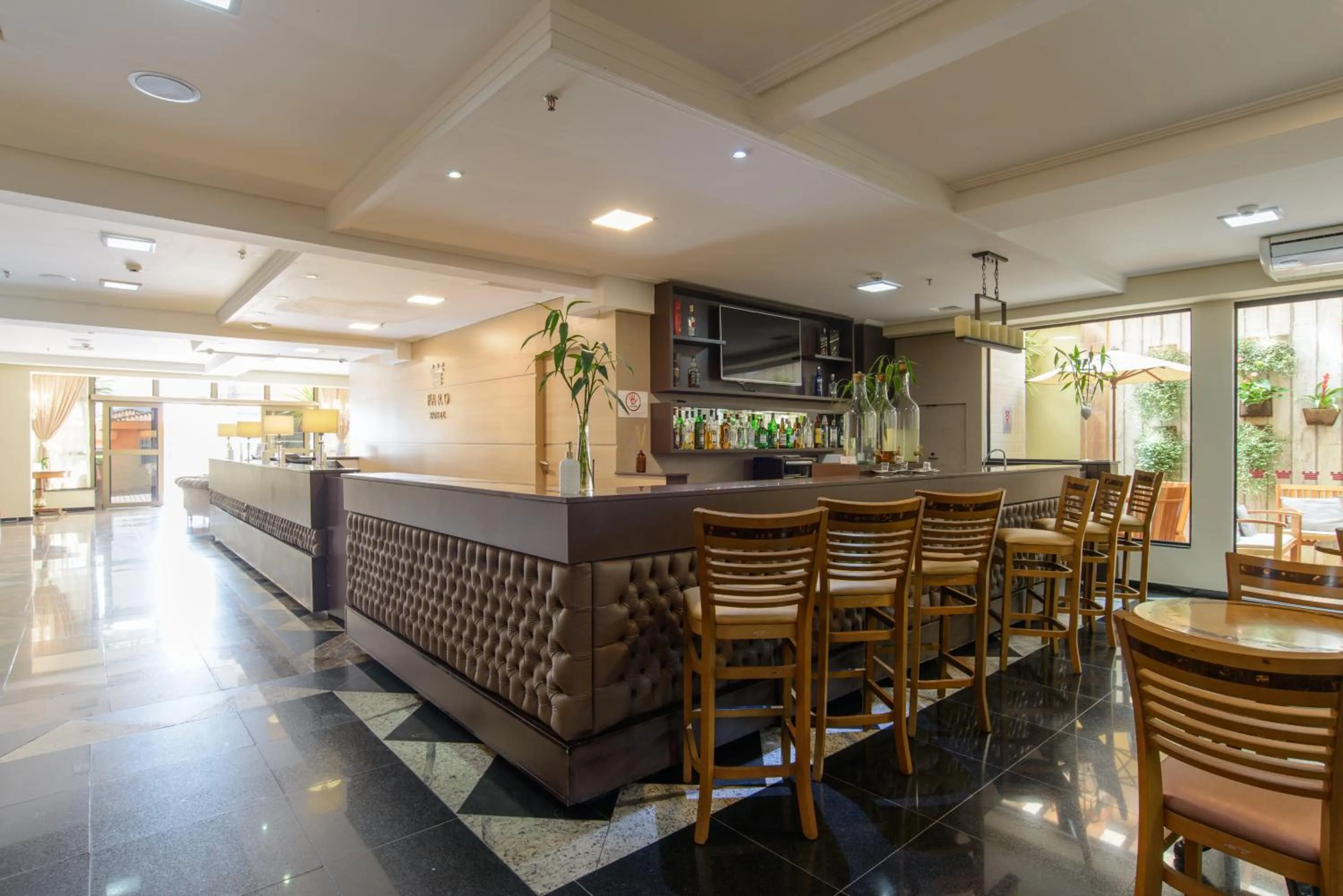 Lounge or bar in Faro Hotel Atibaia