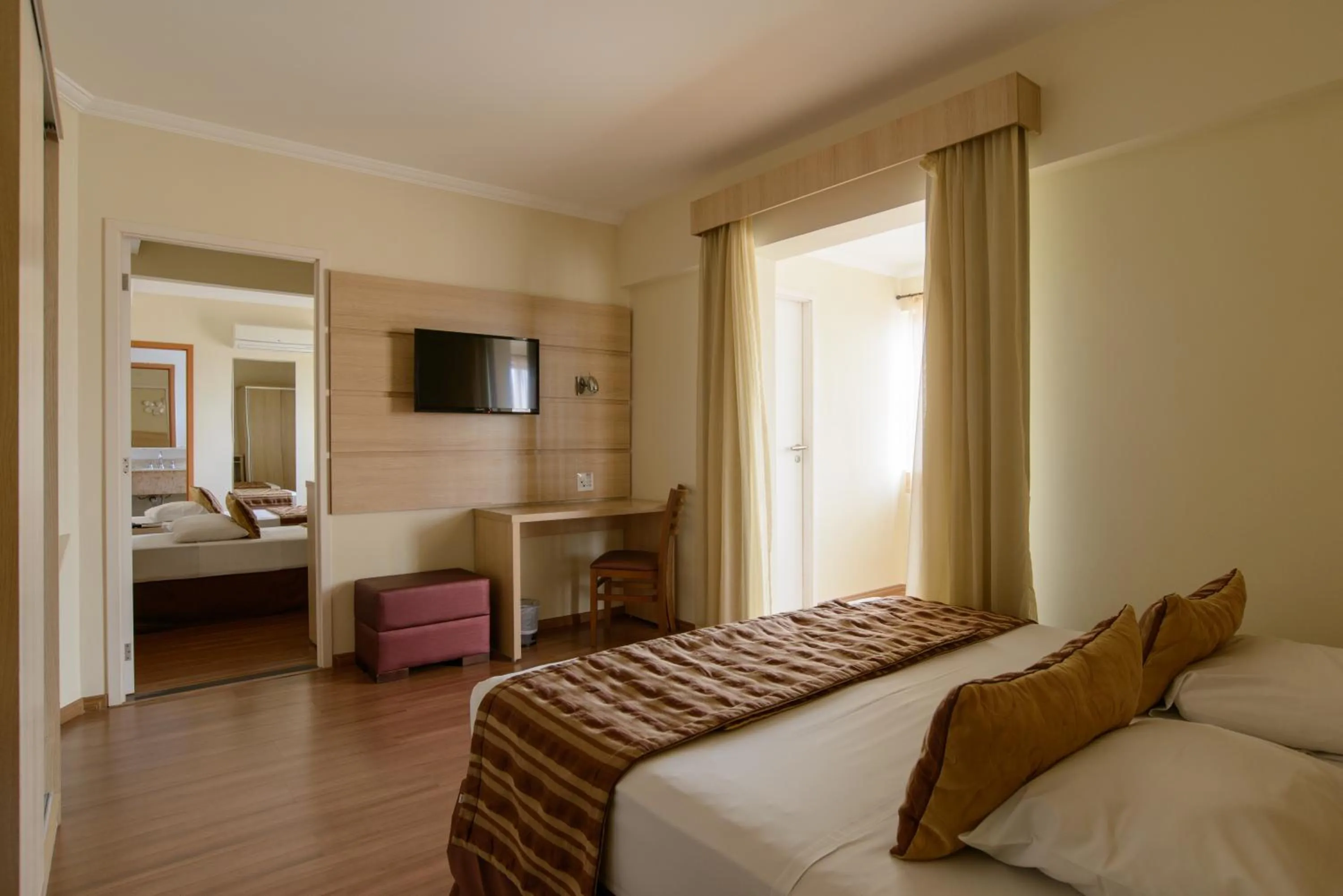 TV and multimedia, Bed in Faro Hotel Atibaia