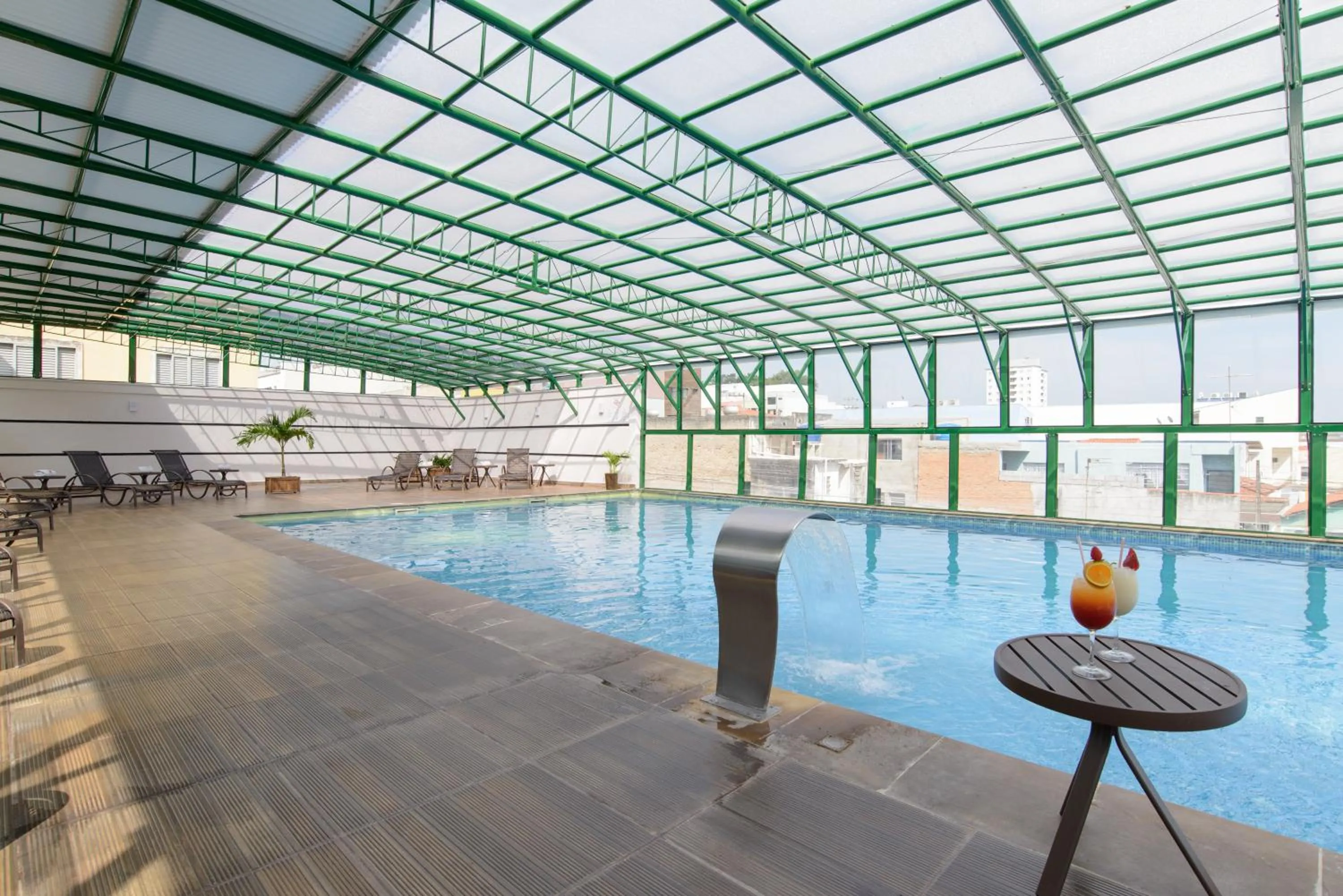 Swimming pool in Faro Hotel Atibaia