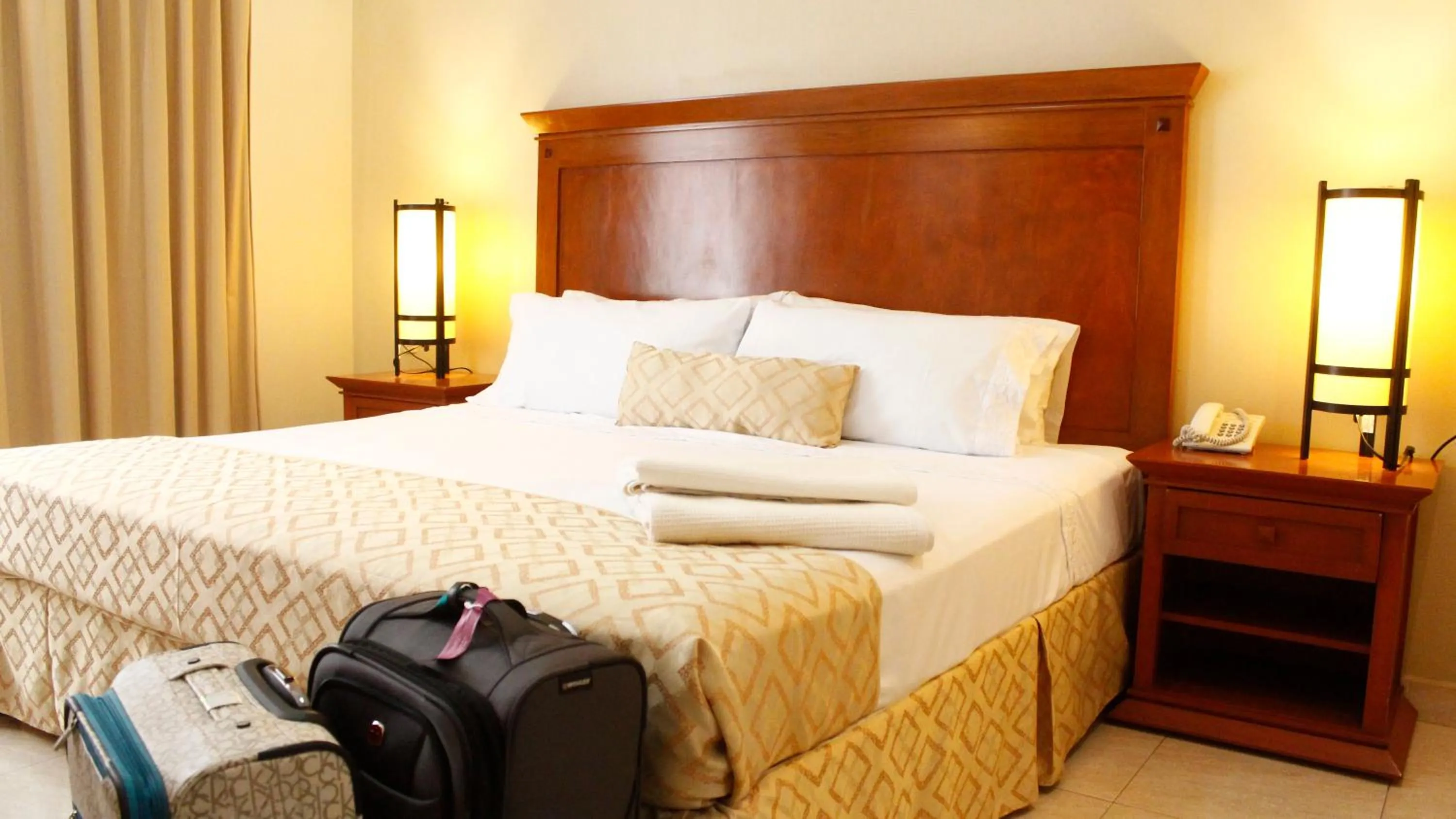 Bed in Hotel Magno Tepatitlán