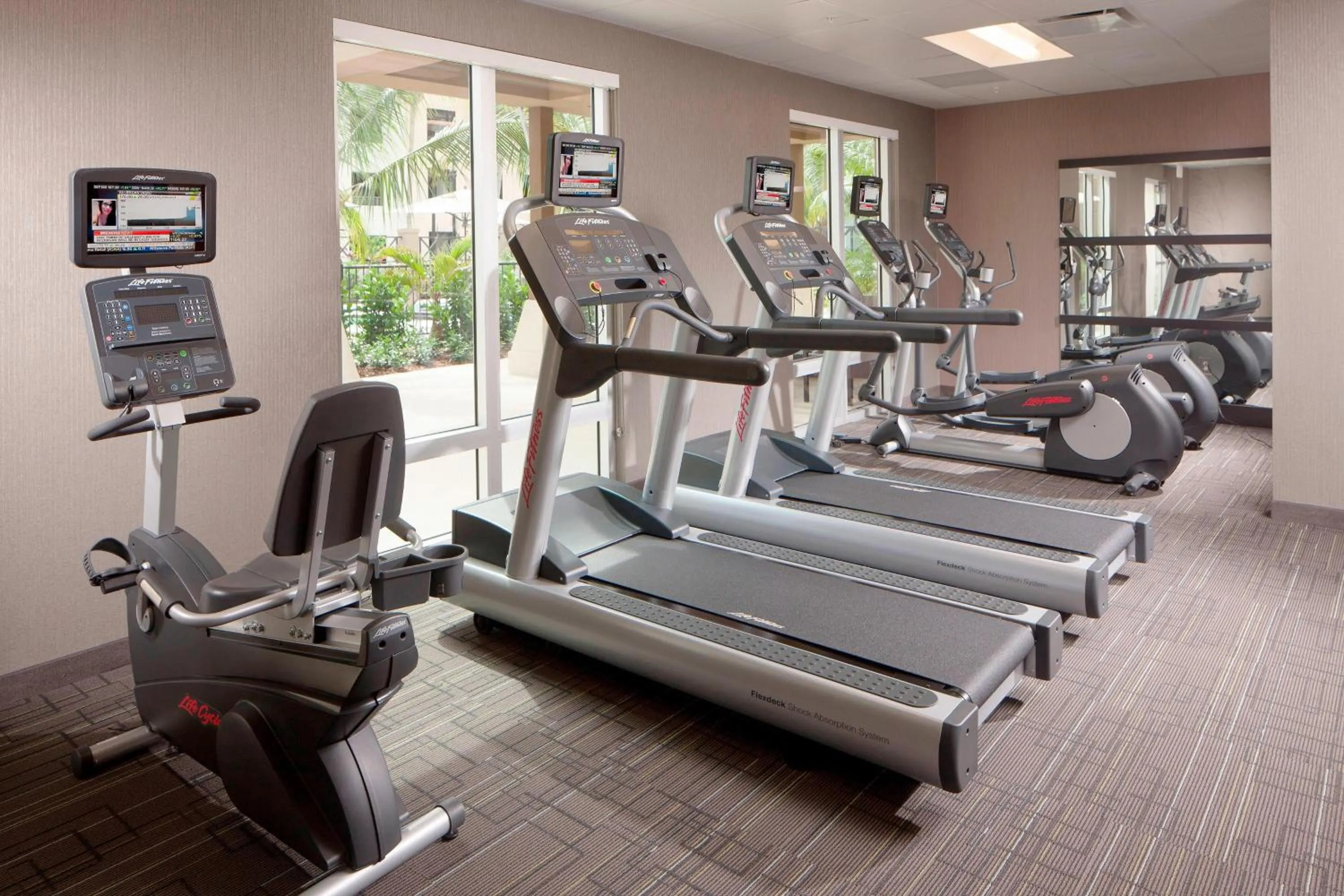 Fitness centre/facilities in Courtyard by Marriott Palm Beach Jupiter
