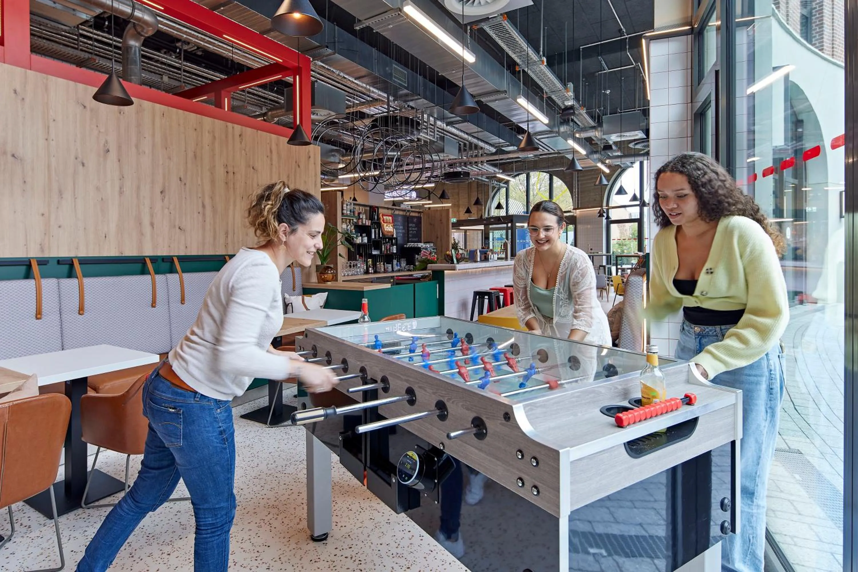 Game Room in MEININGER Hotel Köln West