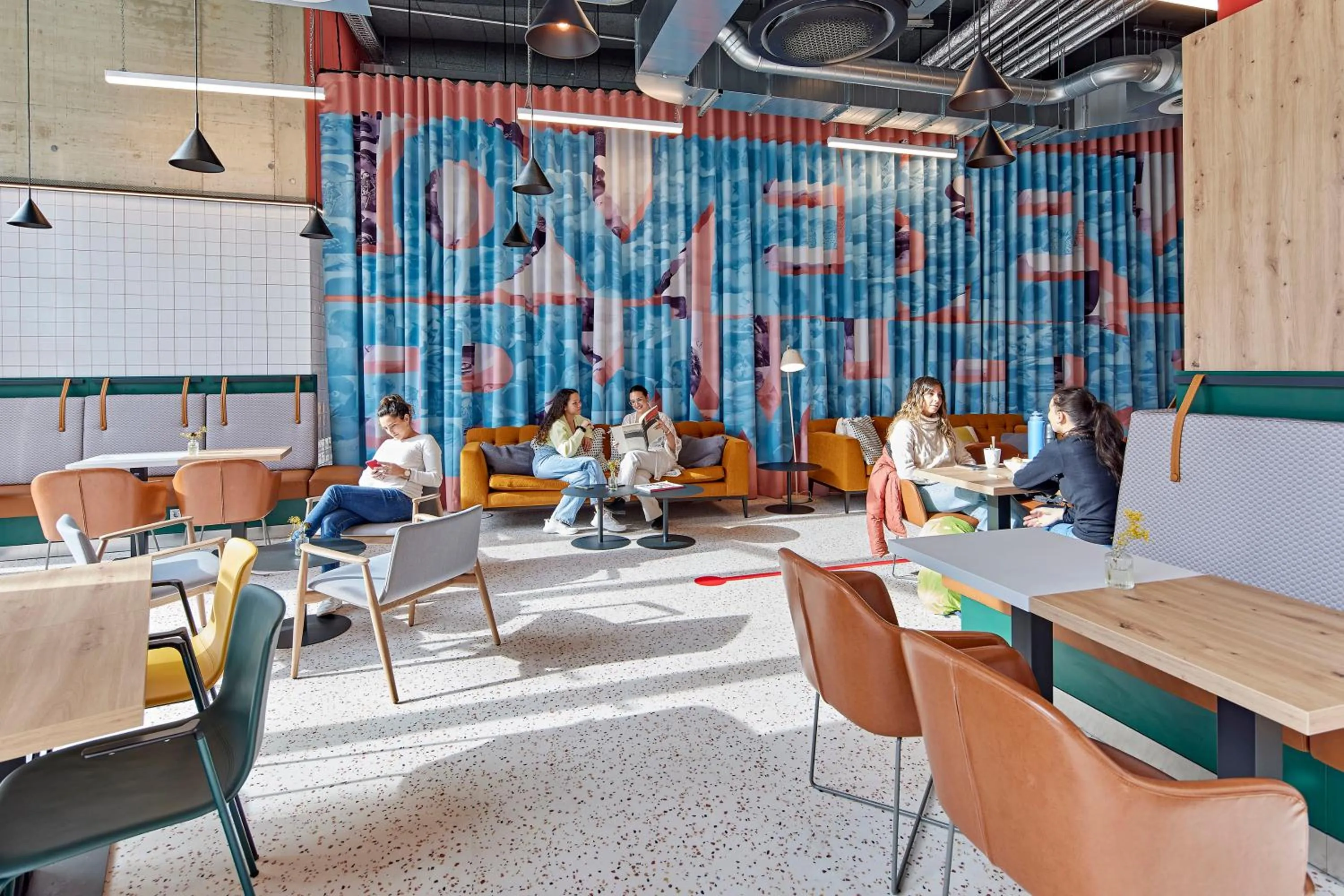 Lobby or reception in MEININGER Hotel Köln West