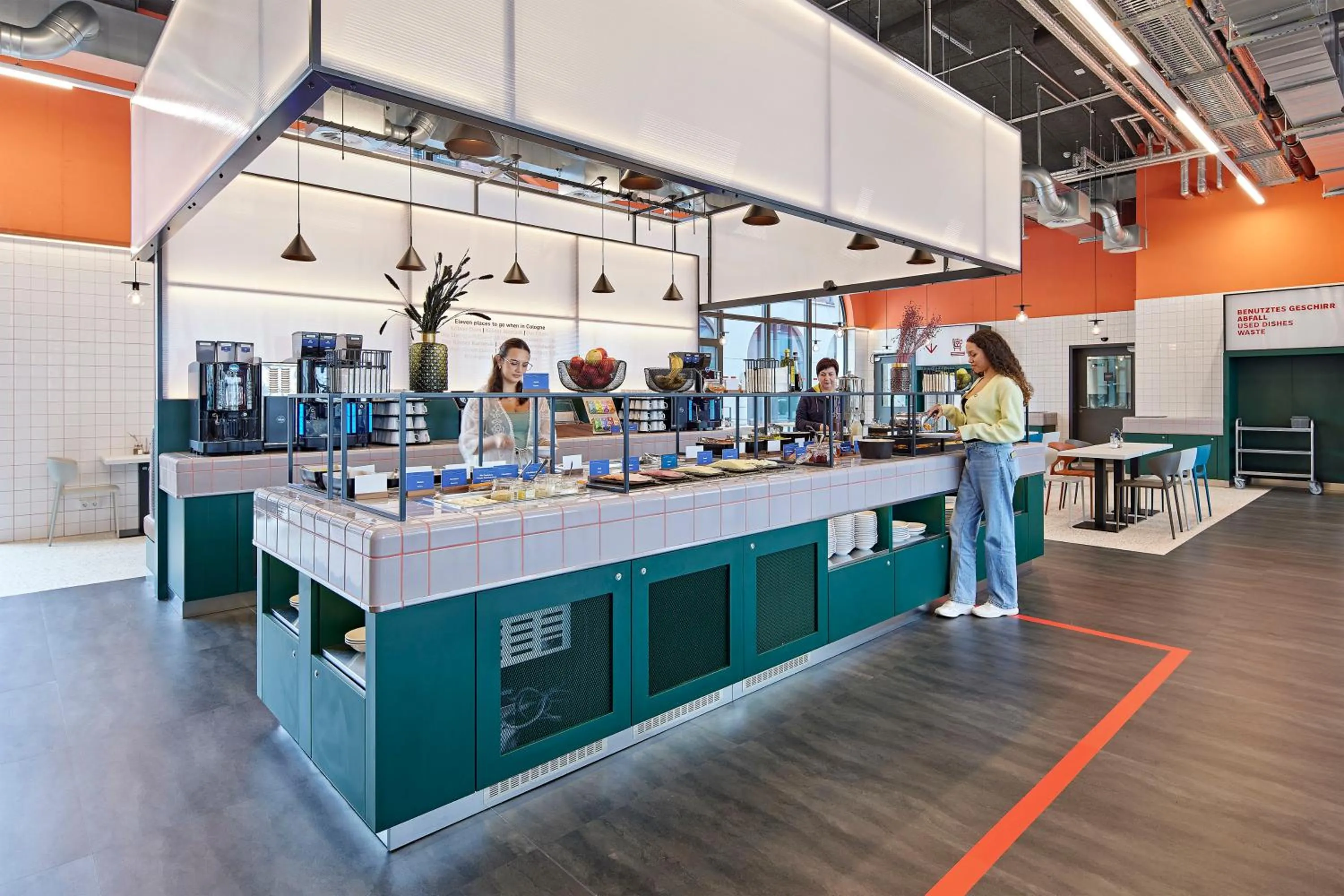 Breakfast in MEININGER Hotel Köln West