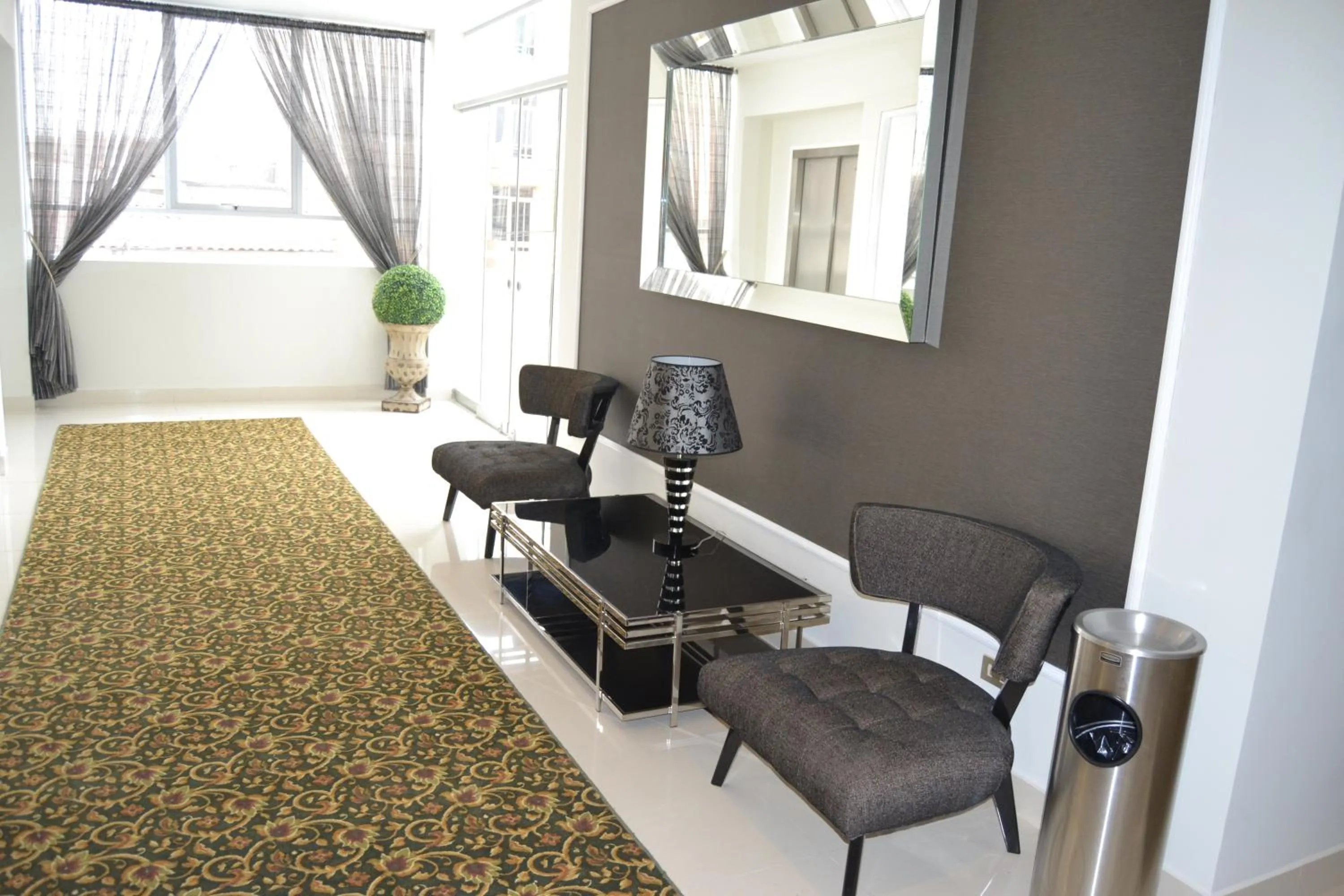 Photo of the whole room in LimaQ Hotel