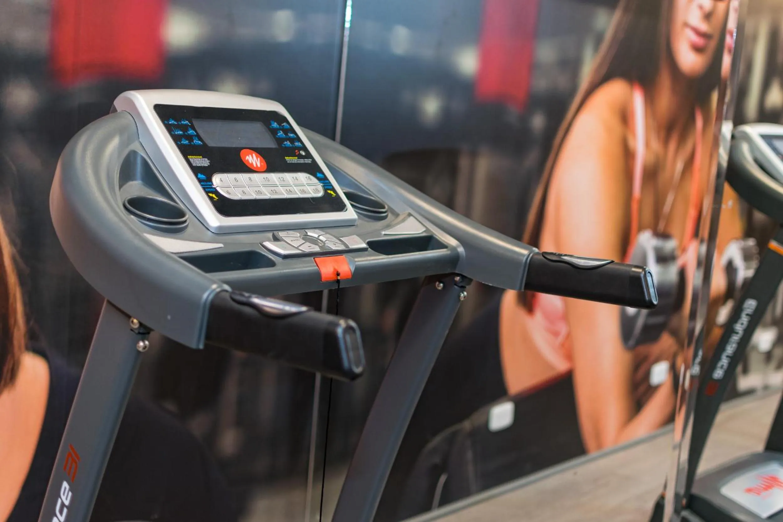 Fitness centre/facilities in LimaQ Hotel