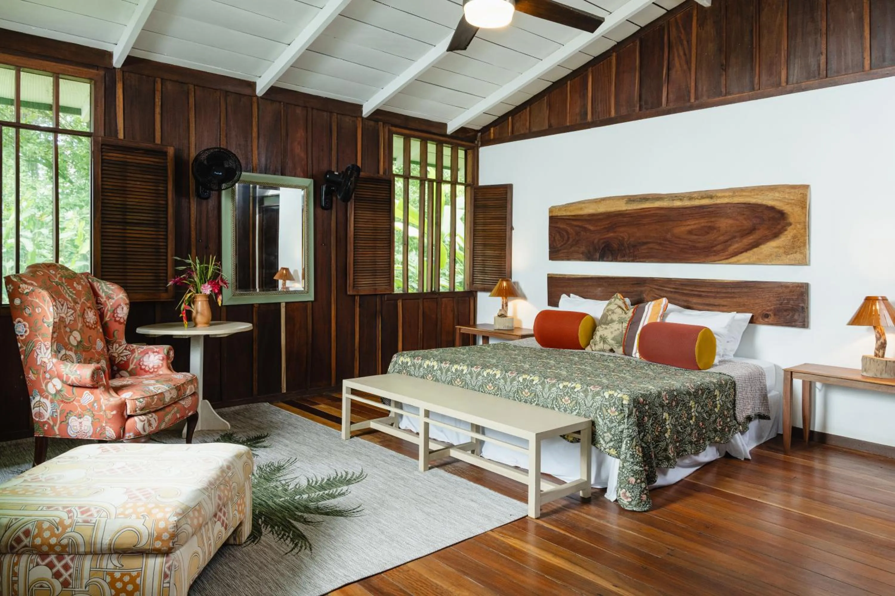 Living room, Bed in Mawamba Lodge