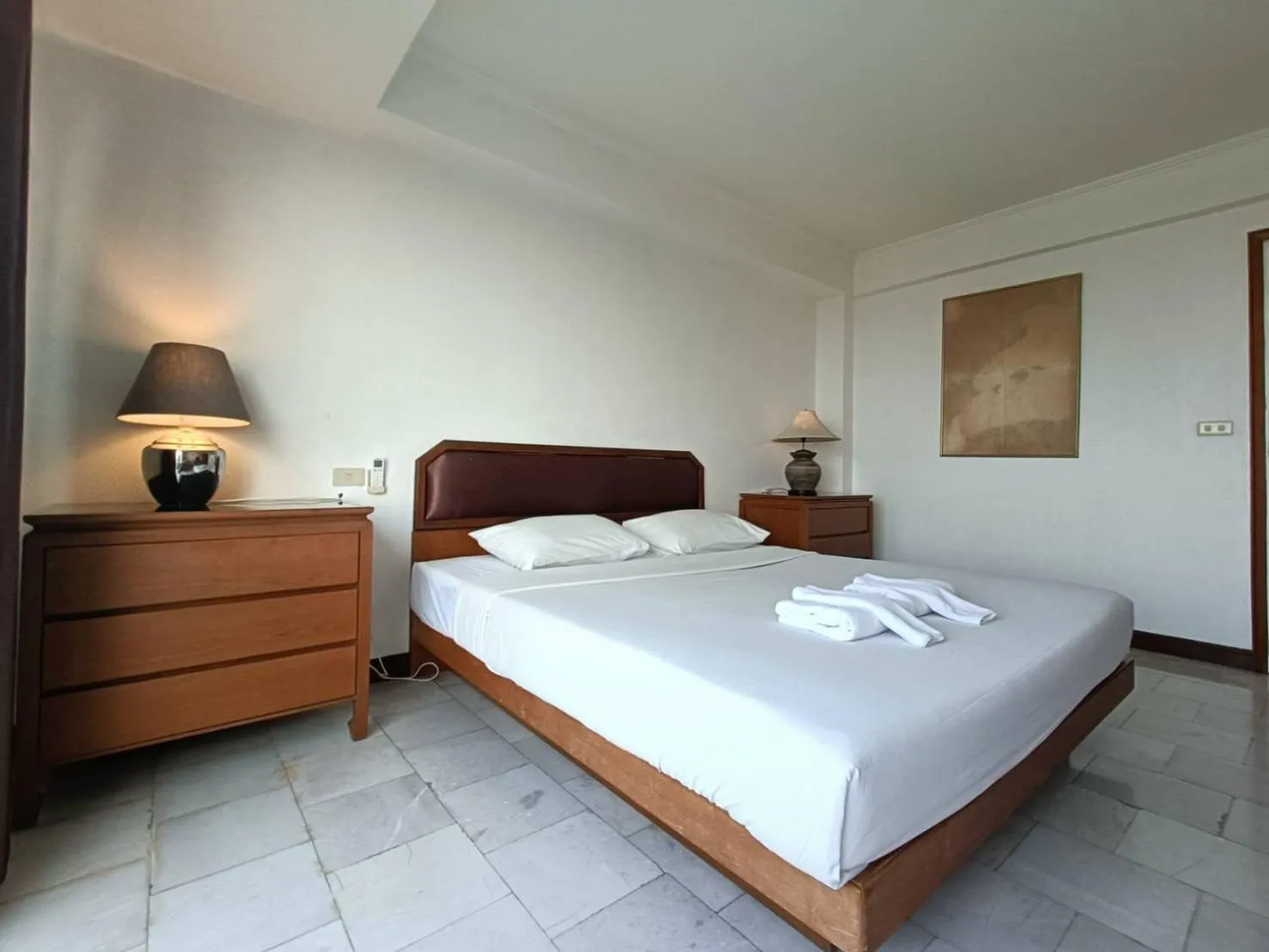 Bedroom, Bed in The Monaco Residence