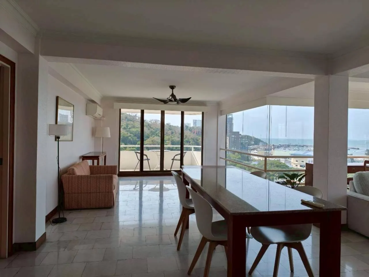 Restaurant/places to eat in The Monaco Residence