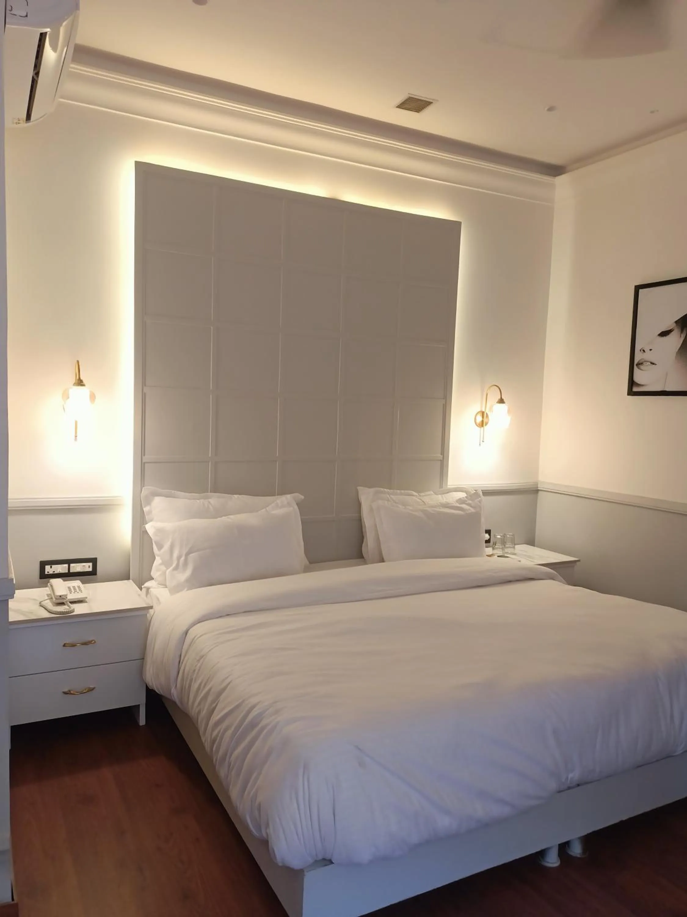 Bed in Hotel ND Manor