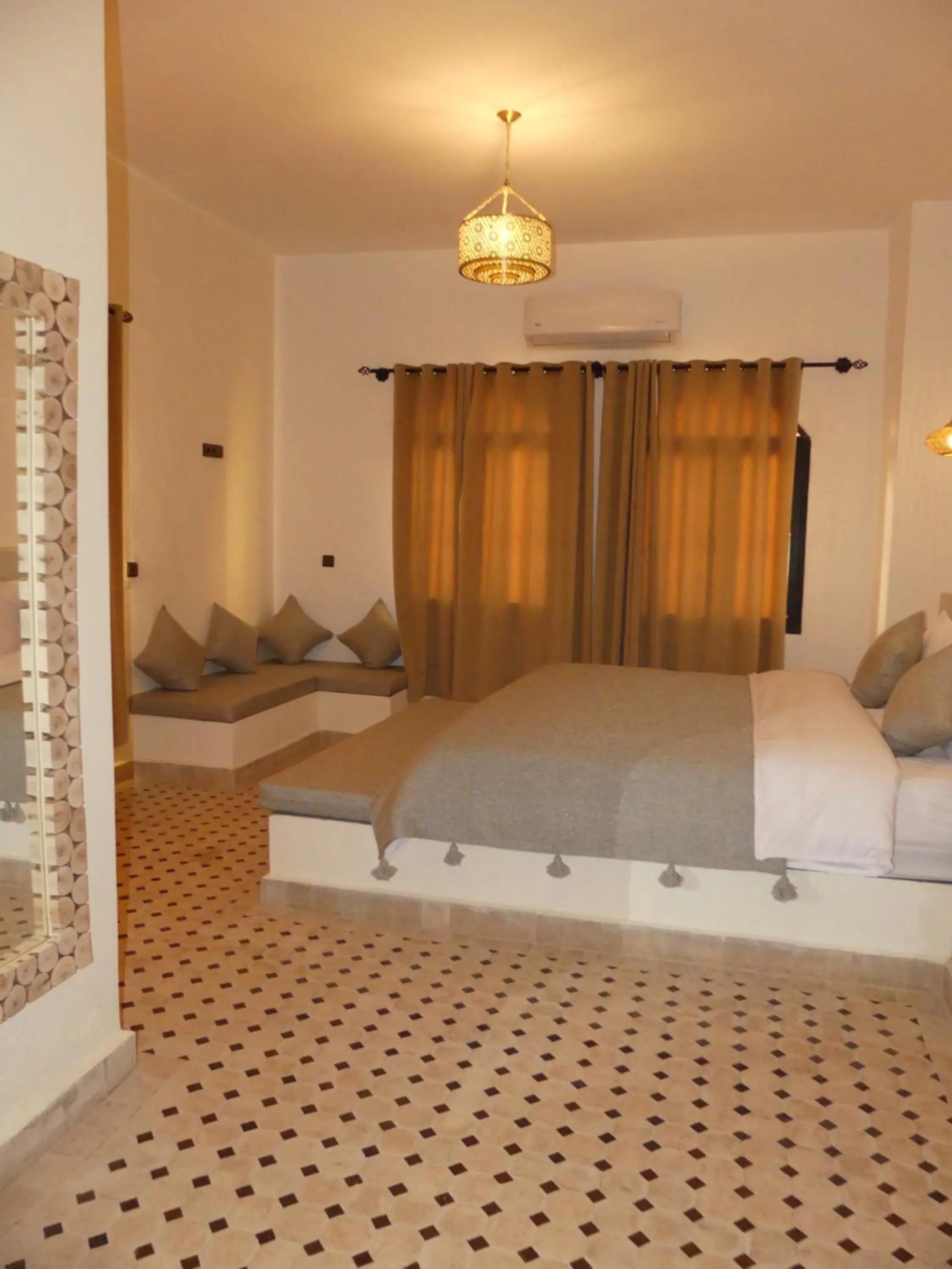 Bedroom, Bed in Riad La Luna