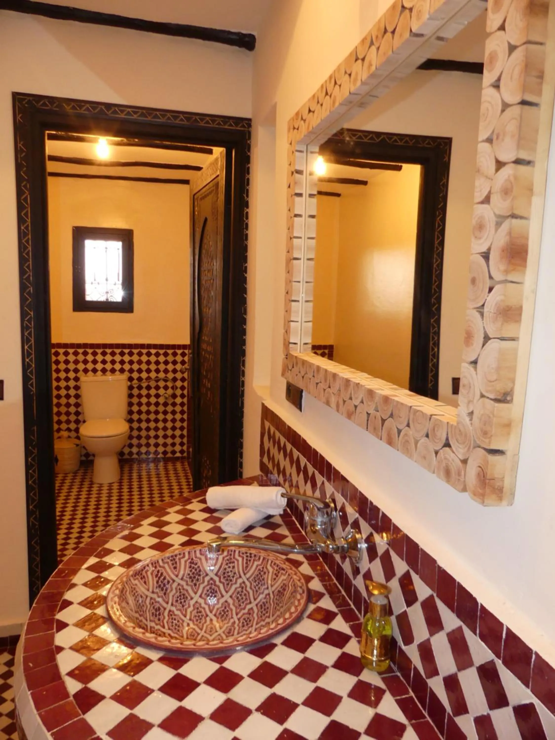 Bathroom, Bed in Riad La Luna