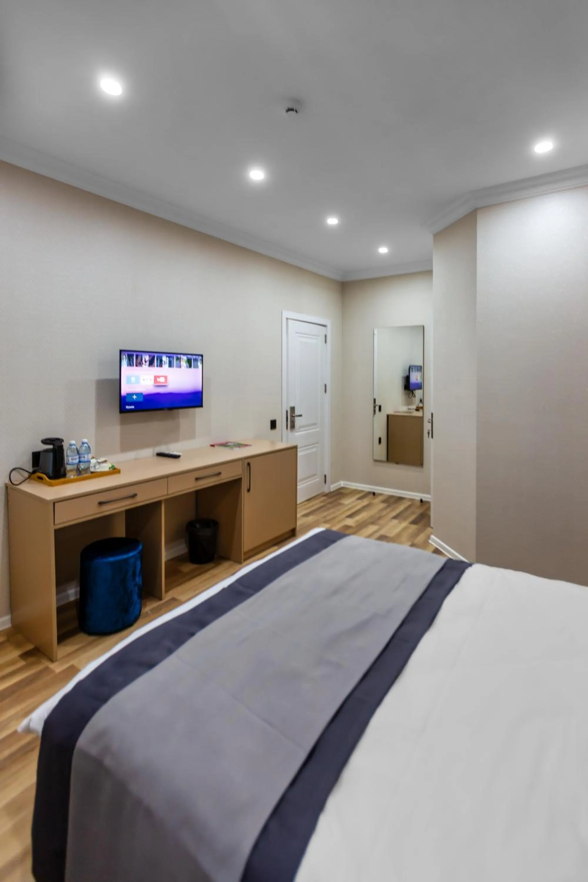 Bed in Hillside City Center Hotel