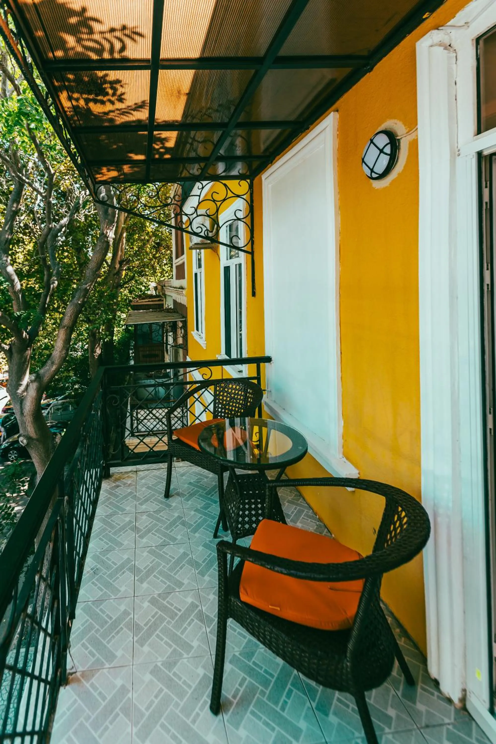 Patio in Hillside City Center Hotel