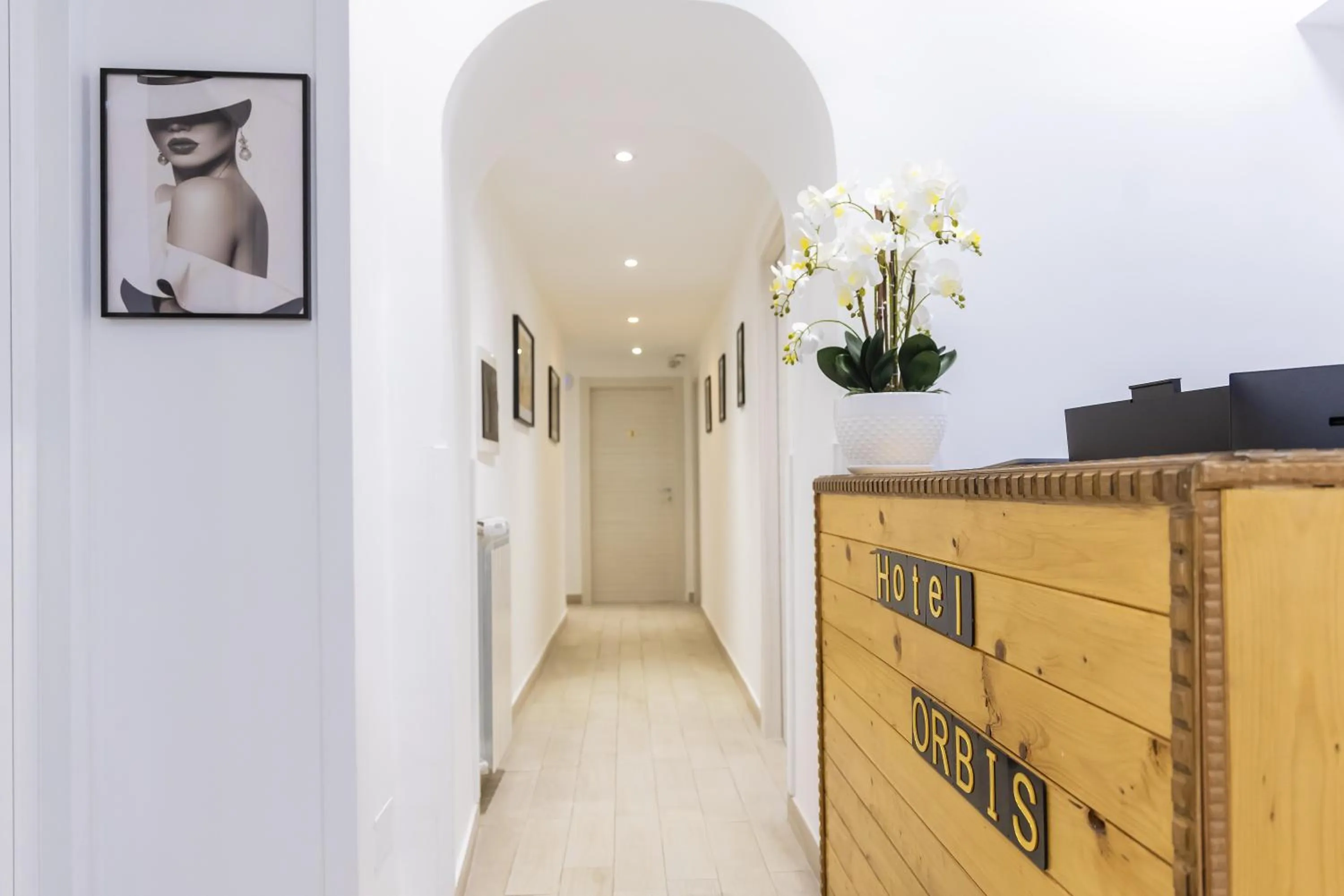 Decorative detail in Hotel Orbis