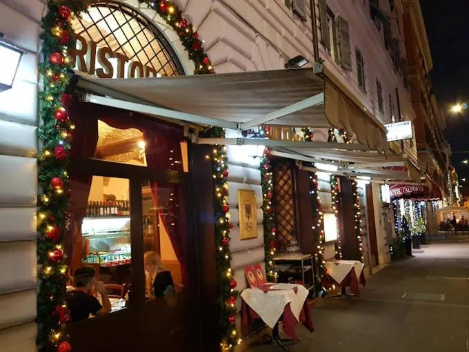 Restaurant/places to eat in Hotel Orbis