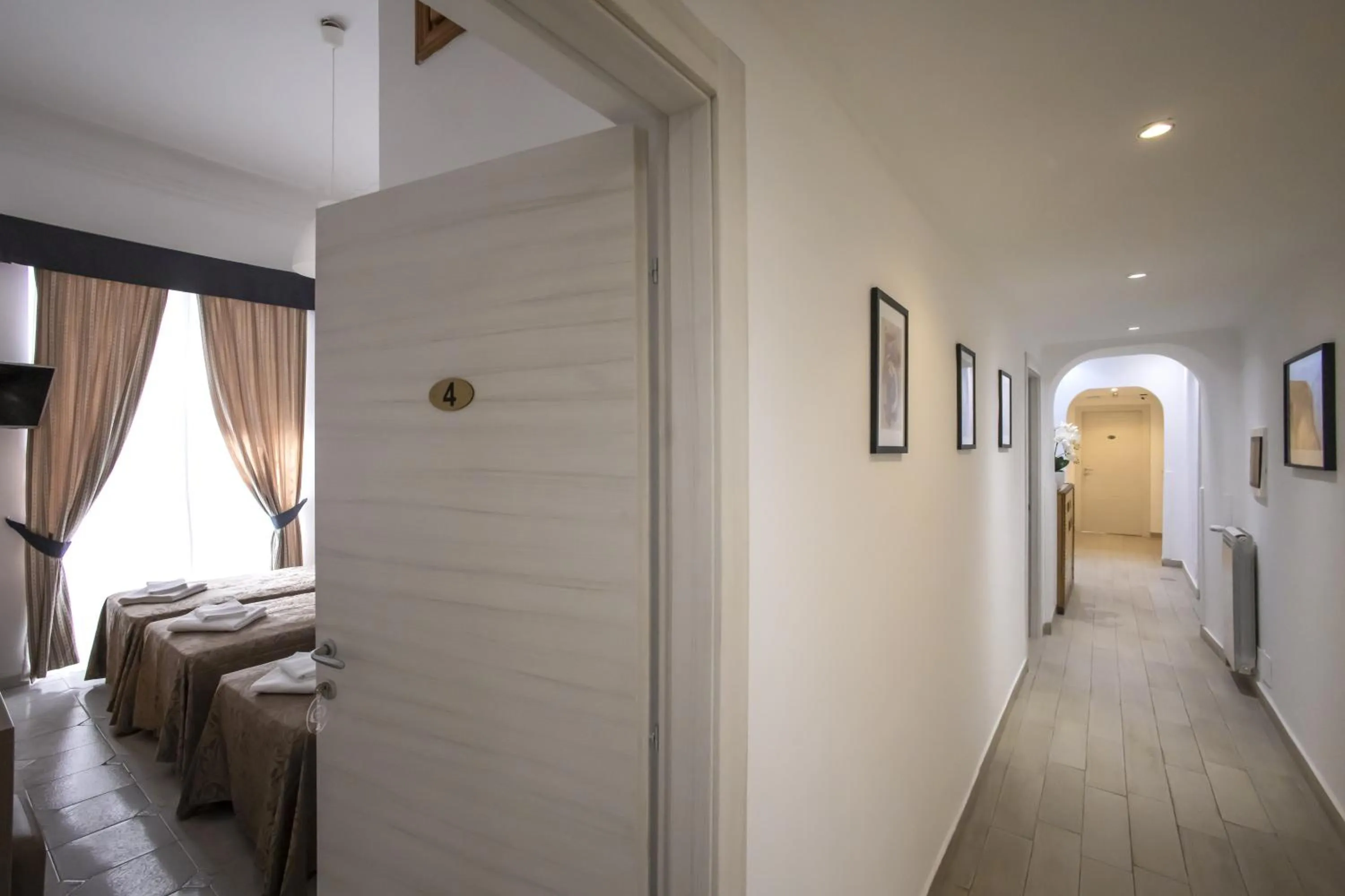 Photo of the whole room, Bed in Hotel Orbis