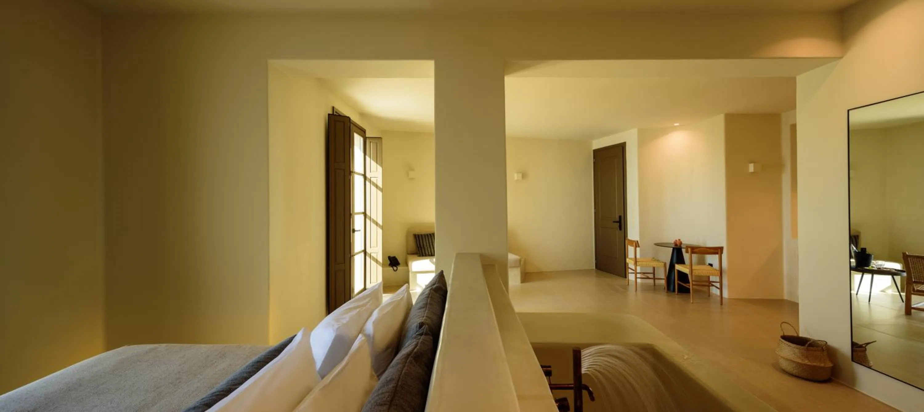 Summer in Elessa Hotel