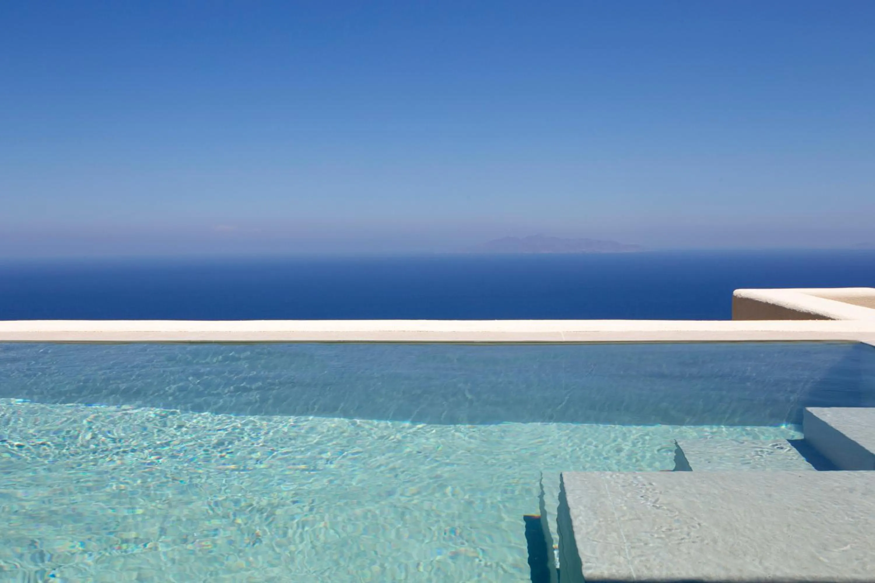 Hot Tub in Elessa Hotel