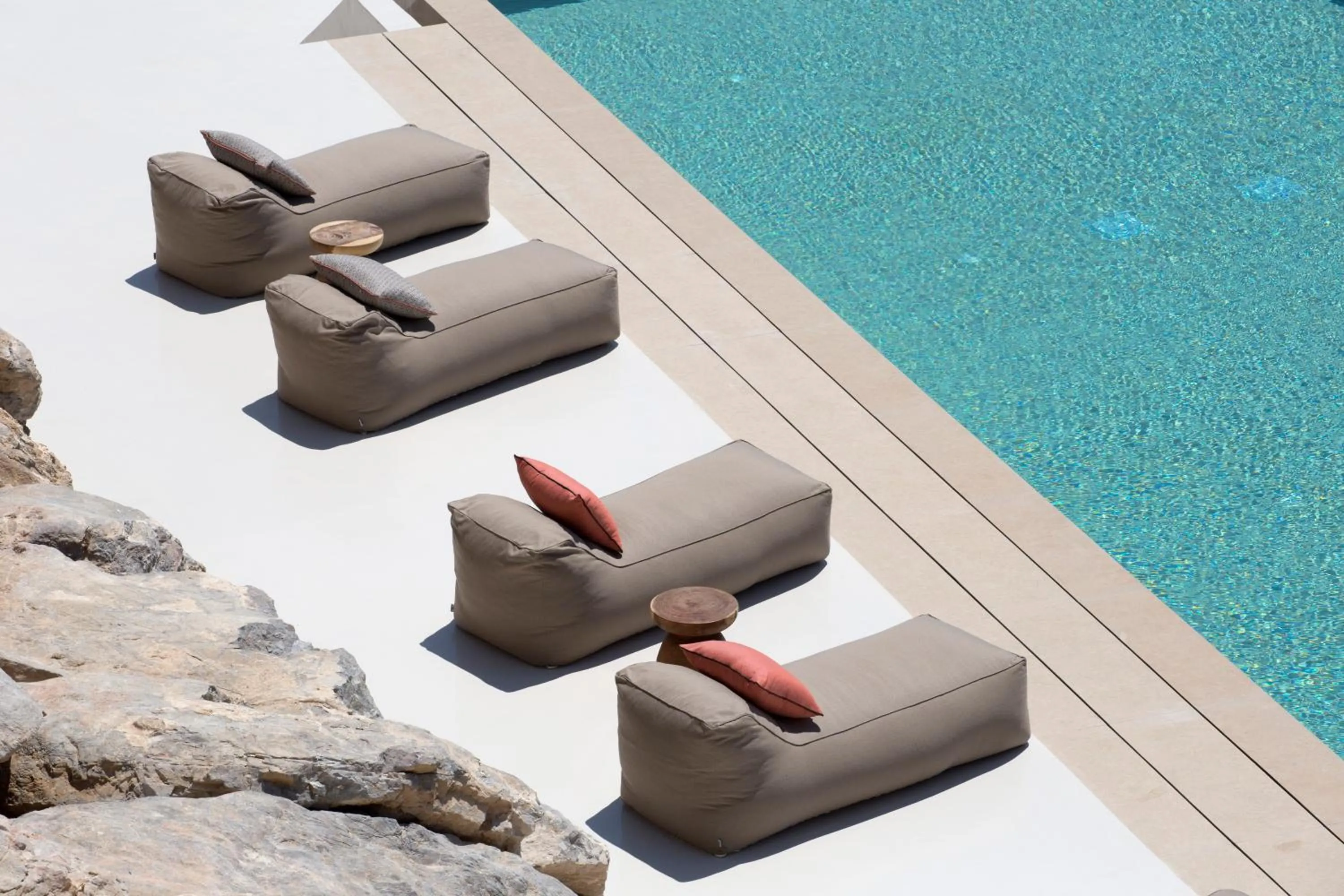 Swimming pool in Elessa Hotel