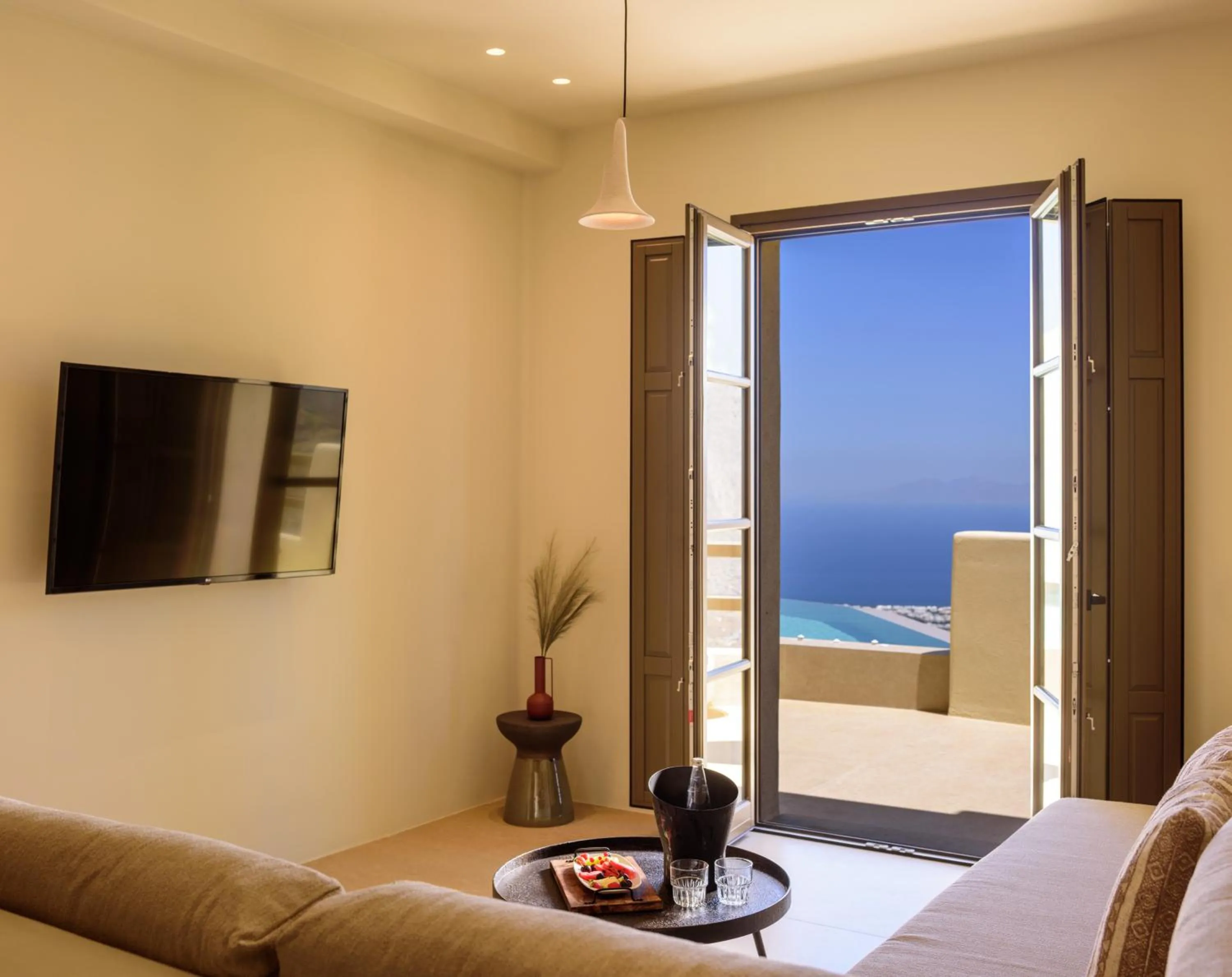 Summer in Elessa Hotel