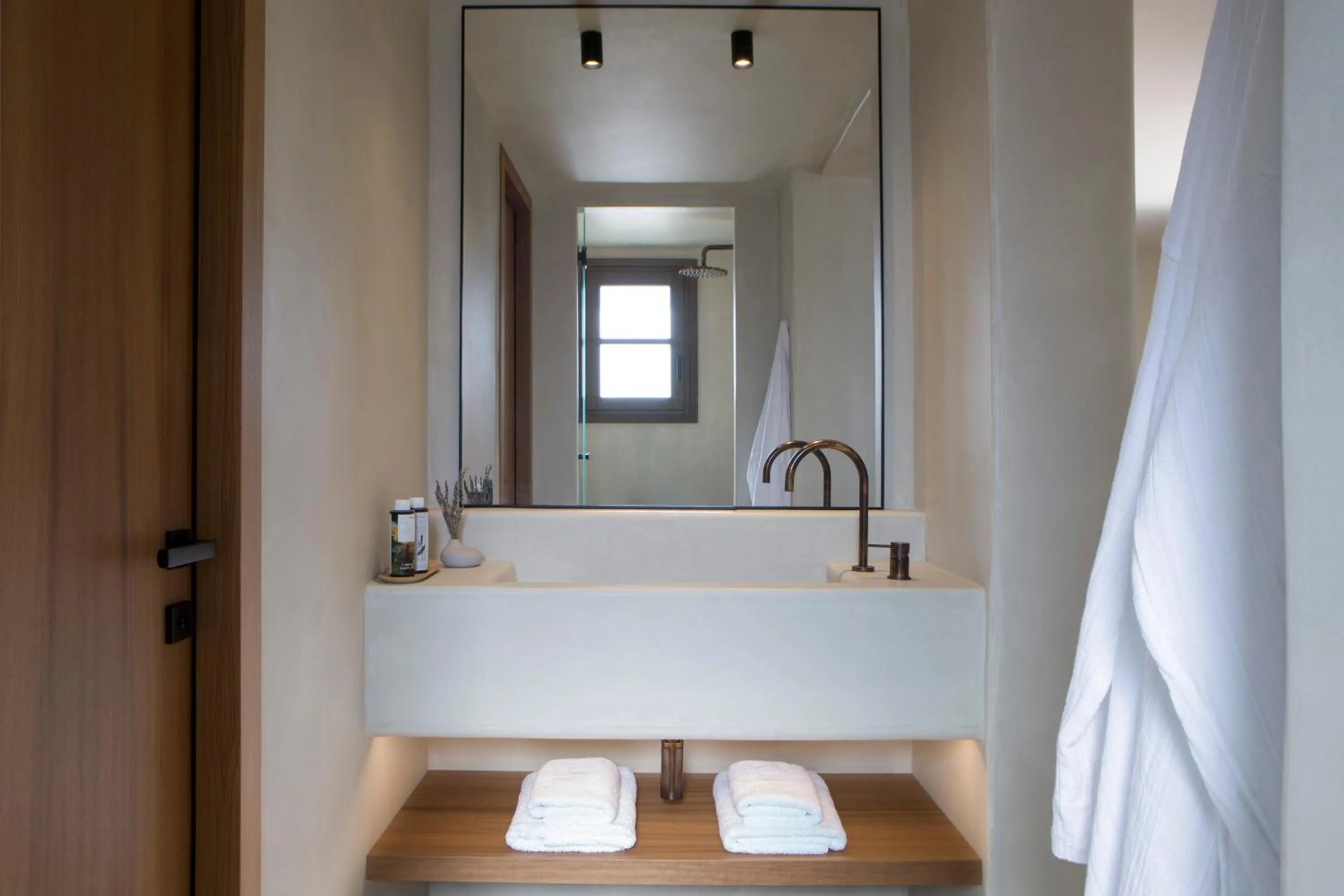 Toilet in Elessa Hotel