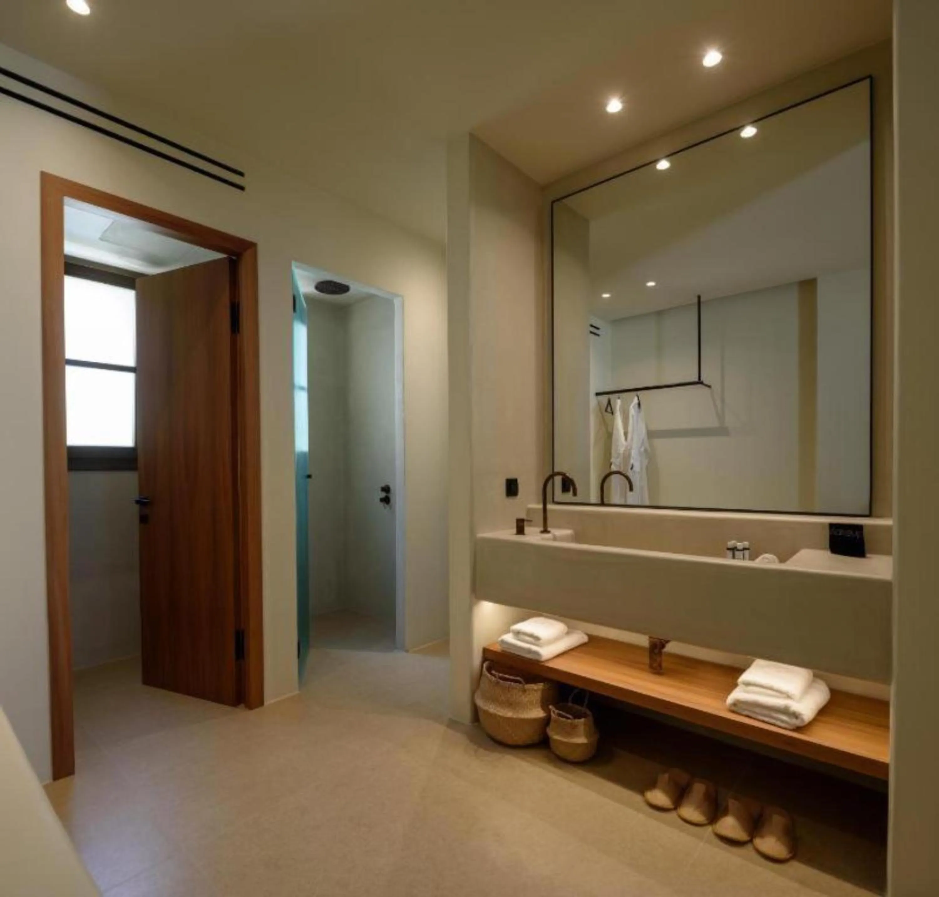 Shower in Elessa Hotel