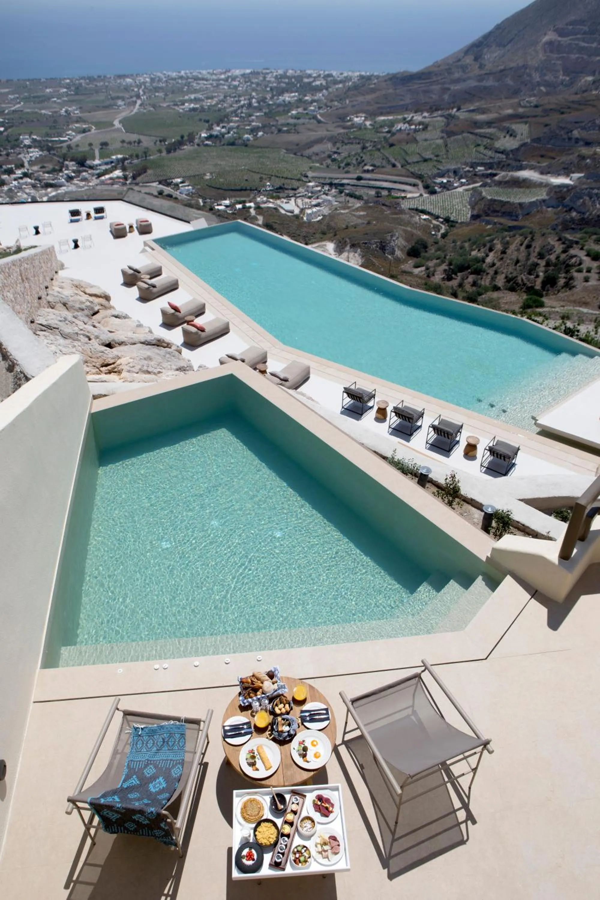 Pool view in Elessa Hotel