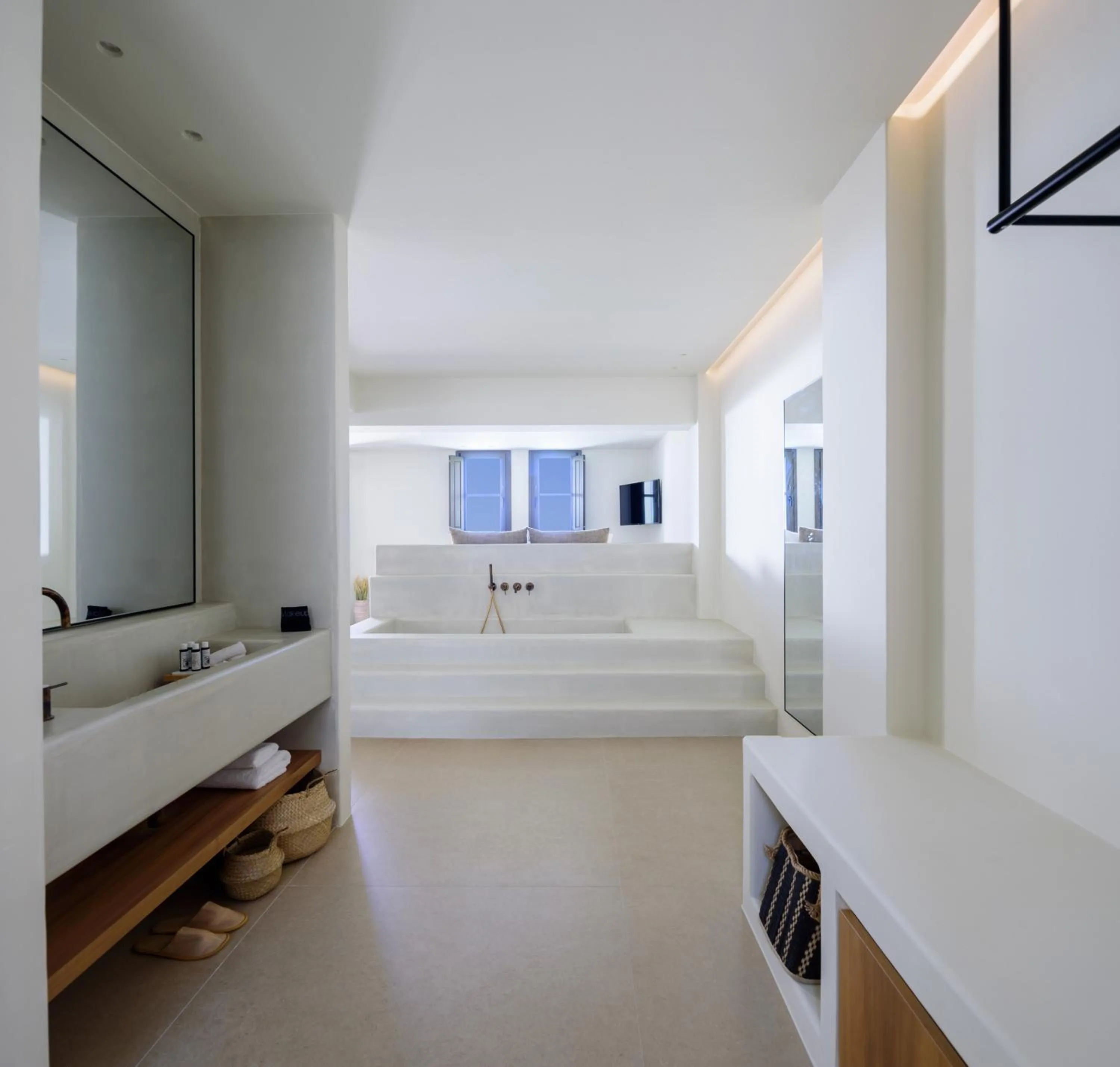 Shower, Bed in Elessa Hotel