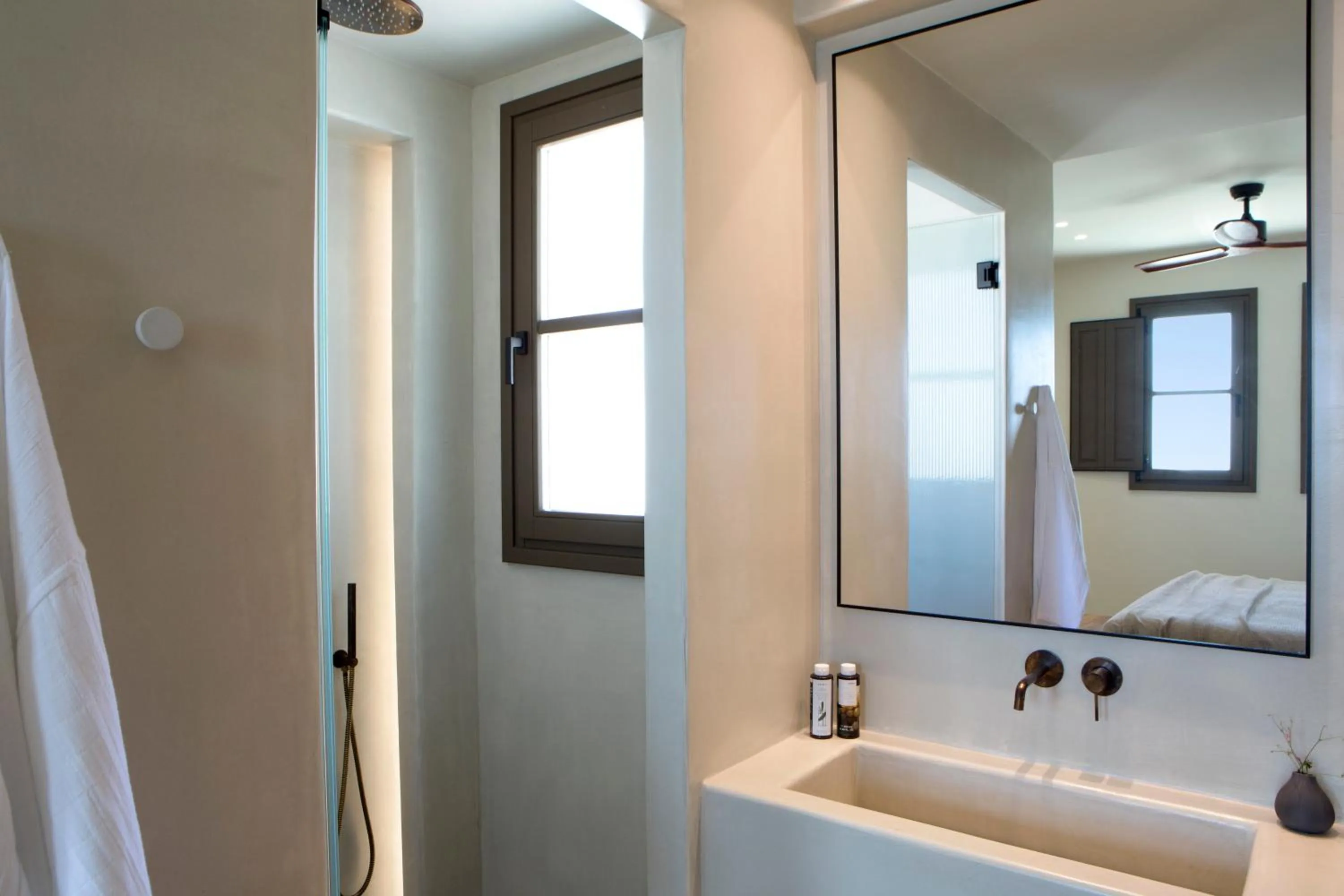 Bathroom in Elessa Hotel