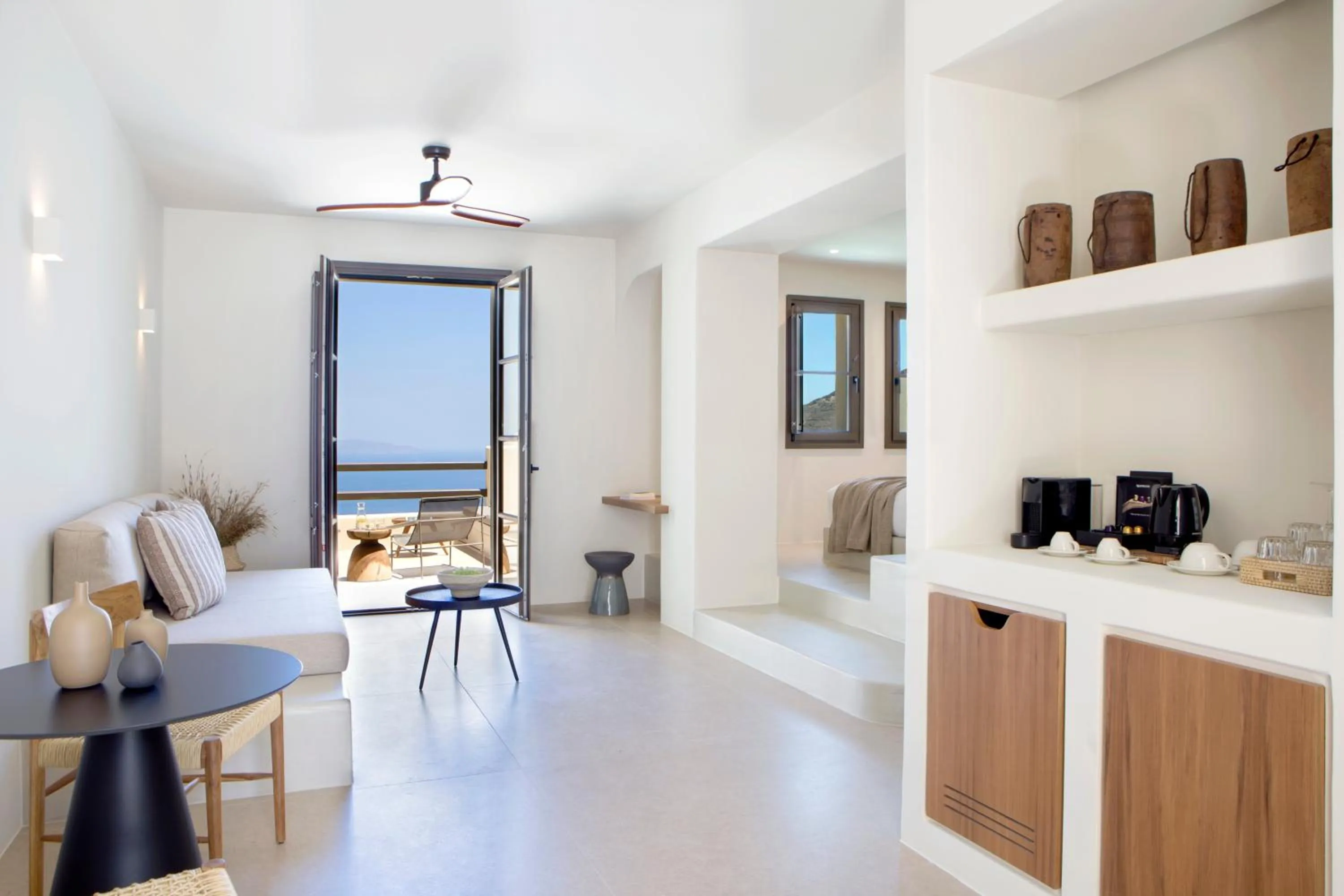 Coffee/tea facilities in Elessa Hotel