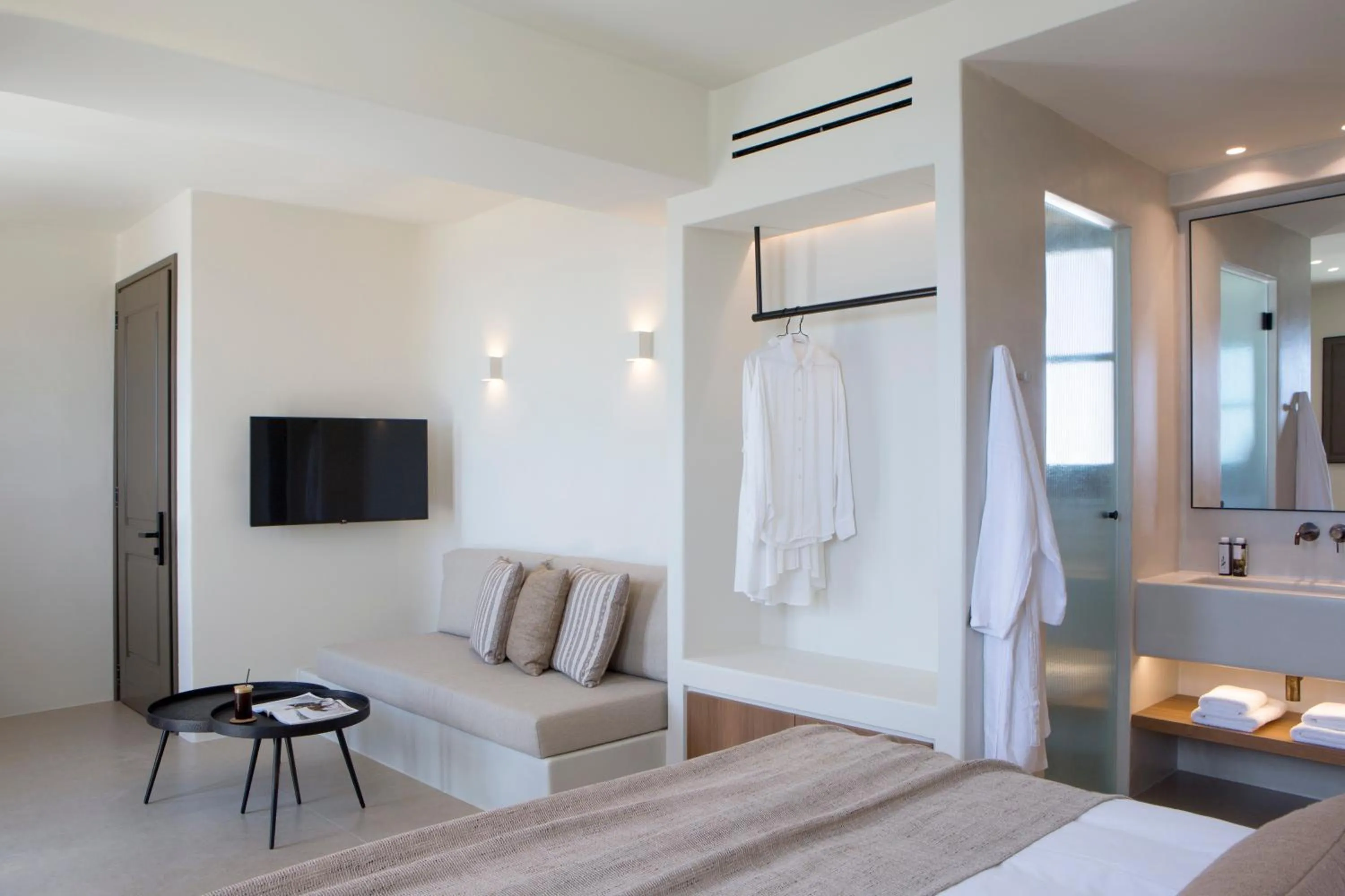 Bathroom, Bed in Elessa Hotel