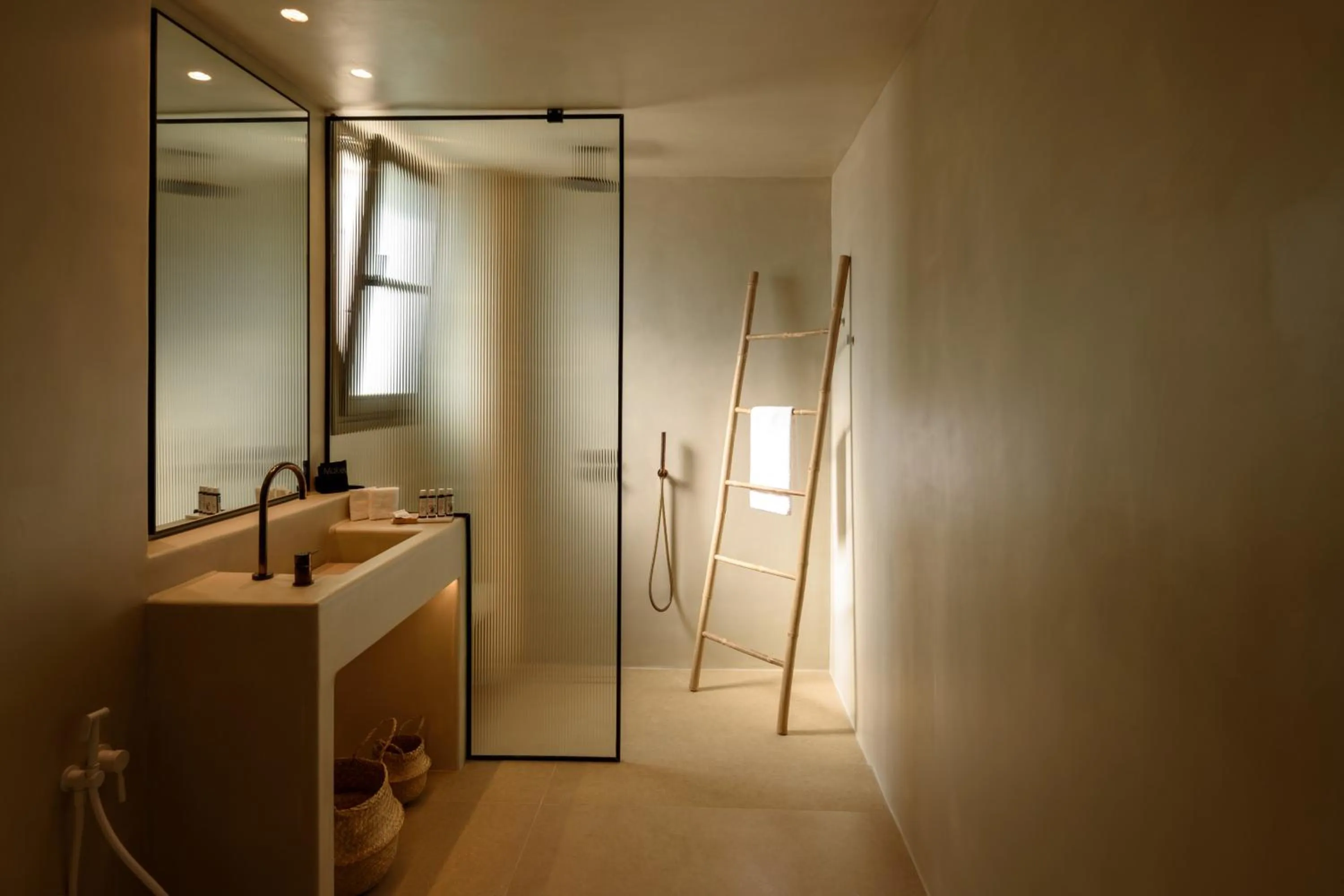 Shower in Elessa Hotel