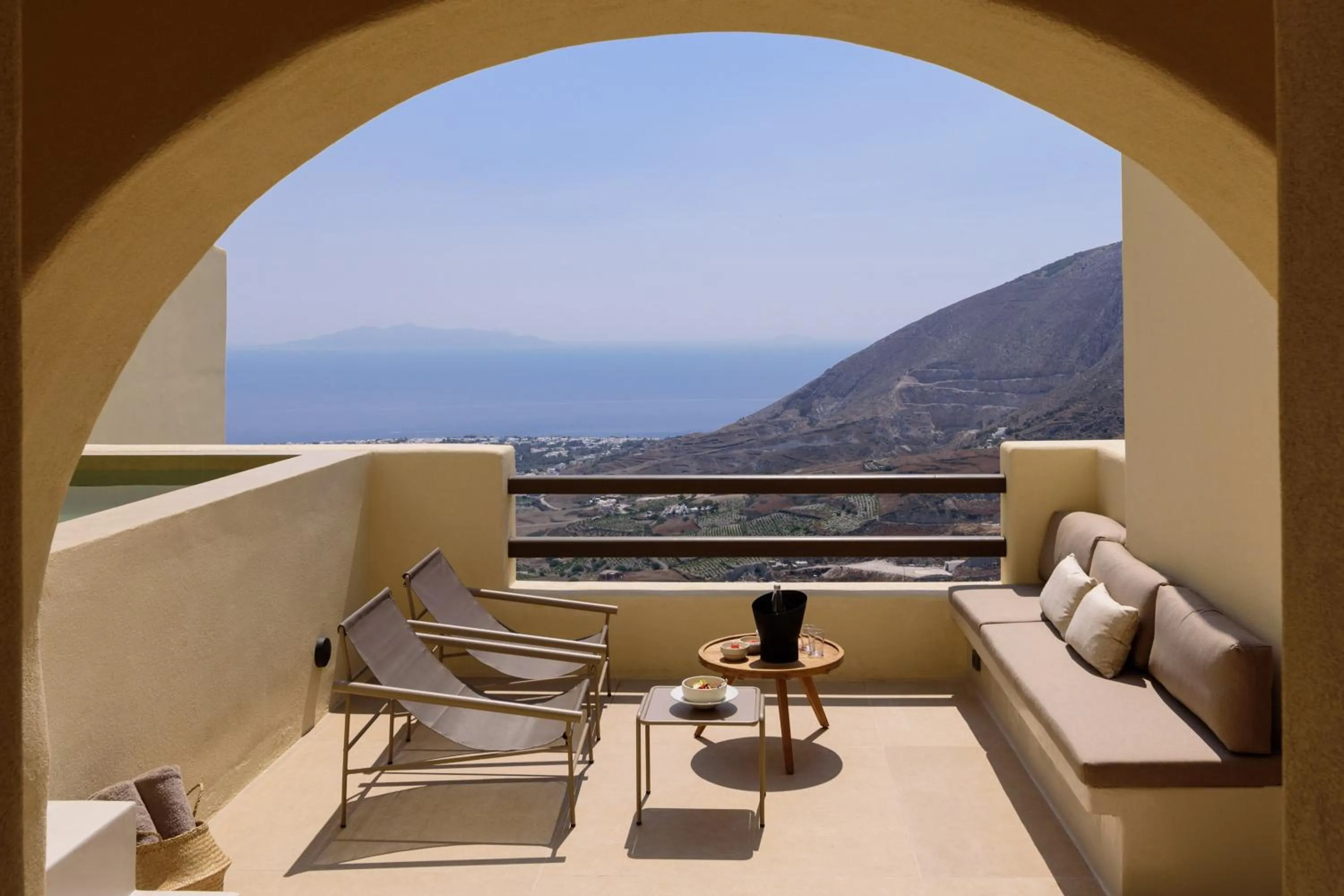 Balcony/Terrace in Elessa Hotel