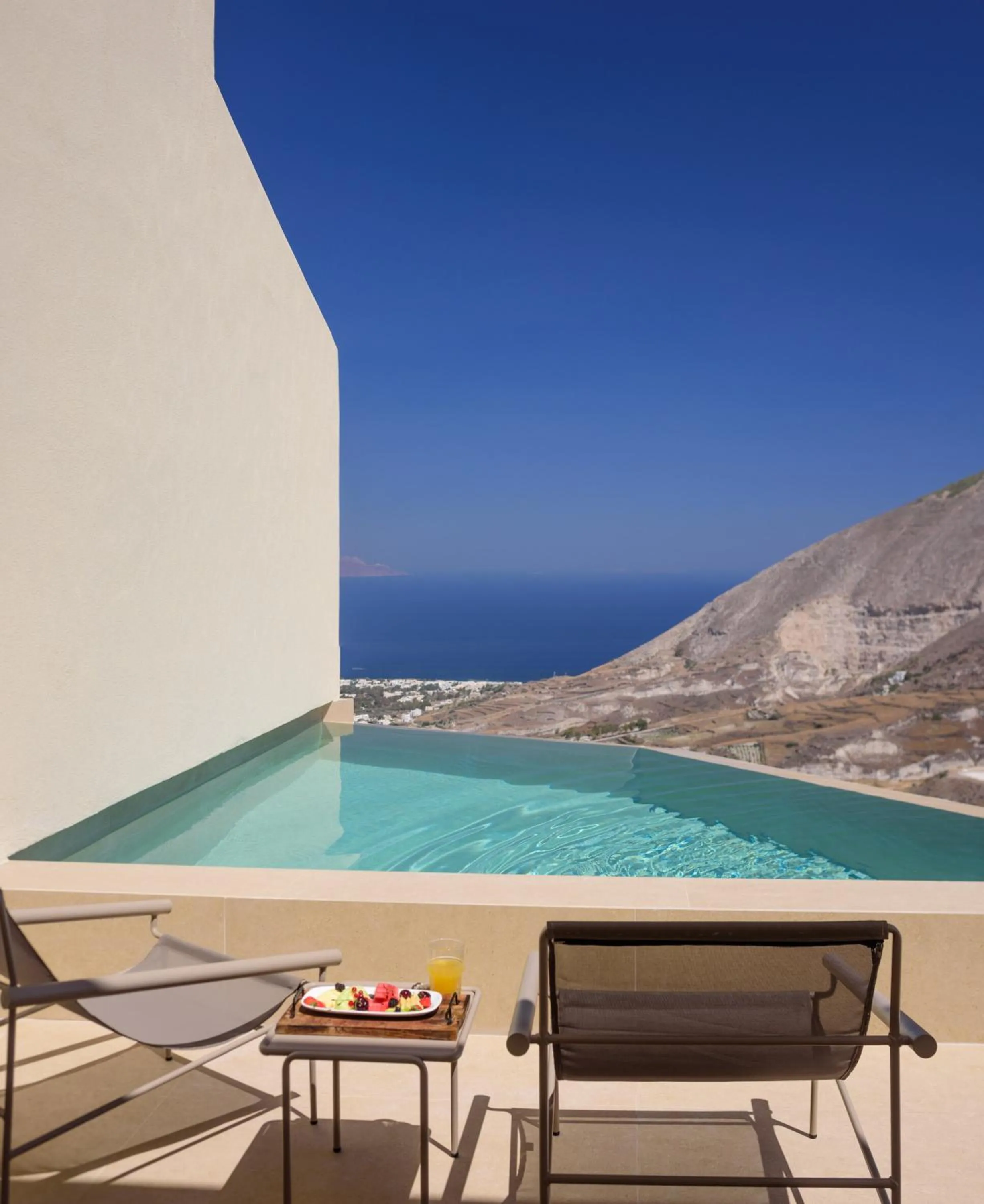 Food and drinks in Elessa Hotel