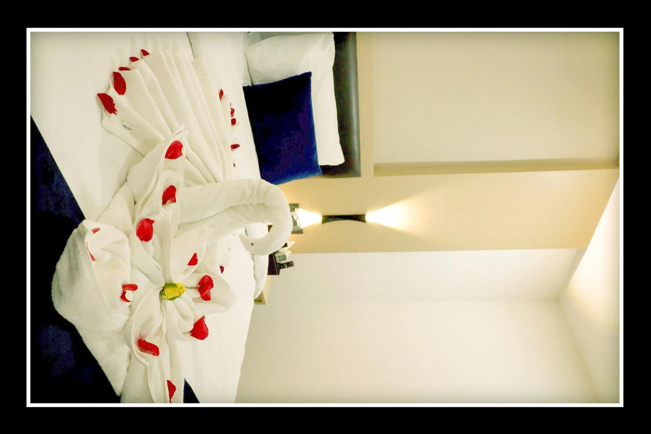 Bed in Sri Sri Sri Excellency