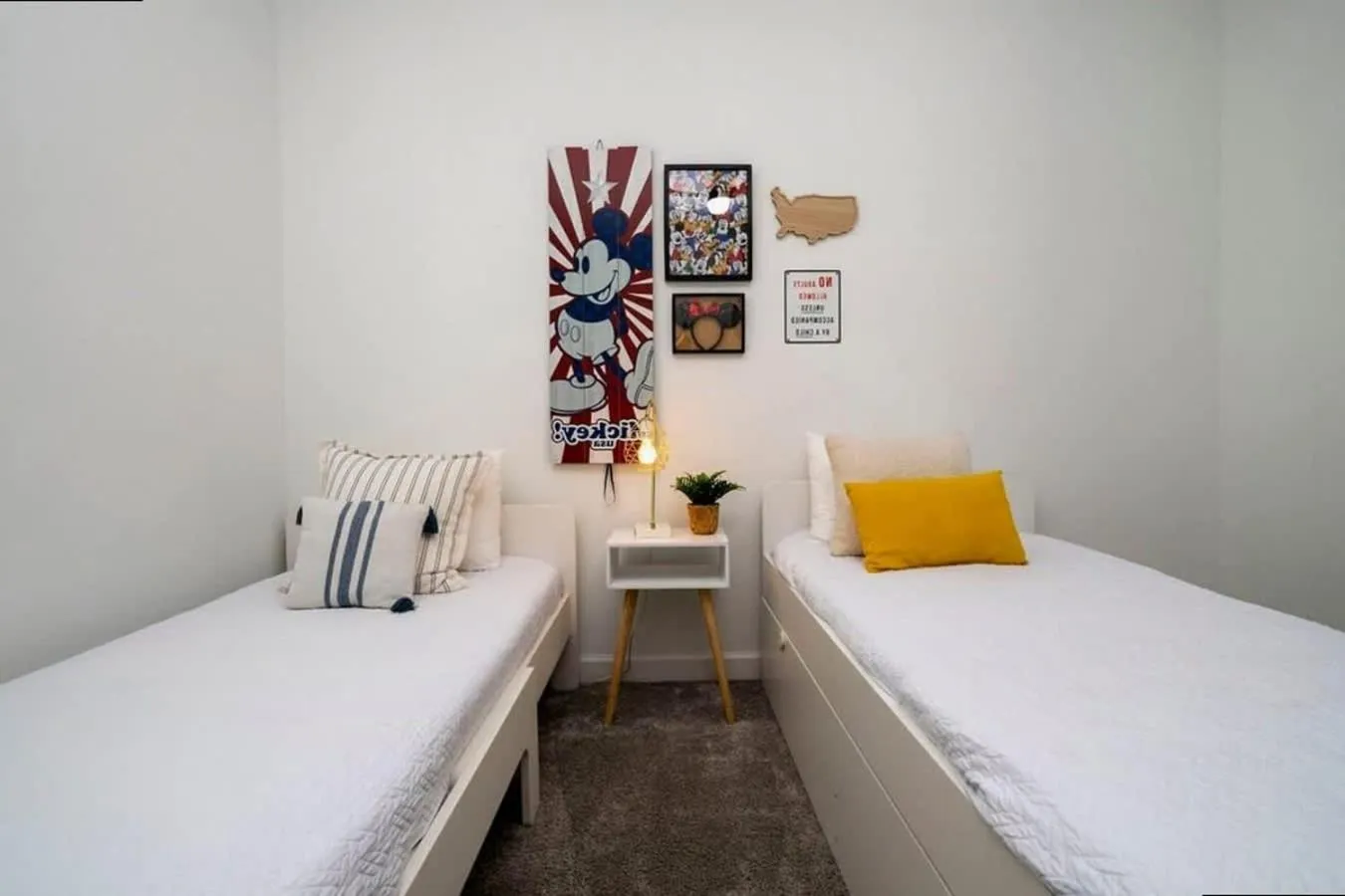 Bed in Splendid 5Bd Close to Disney at Storey Lake 4251