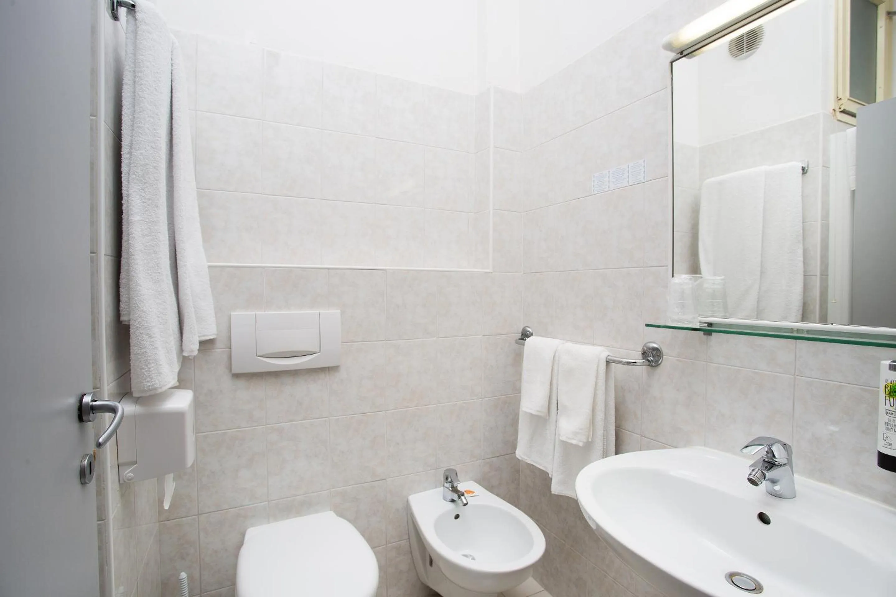 Bathroom in Hotel Caribe - Garda Lake Collection